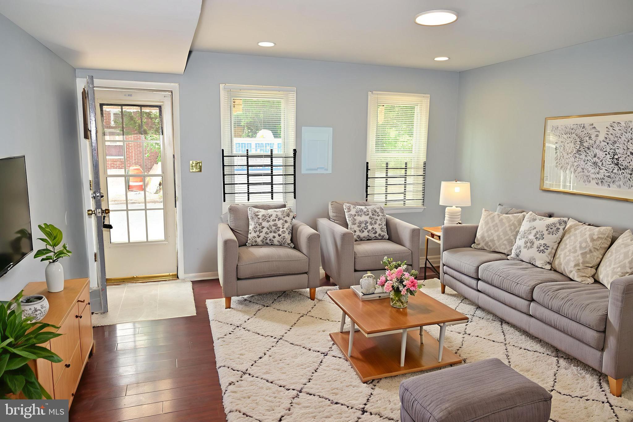 217 E TWENTY SECOND STREET