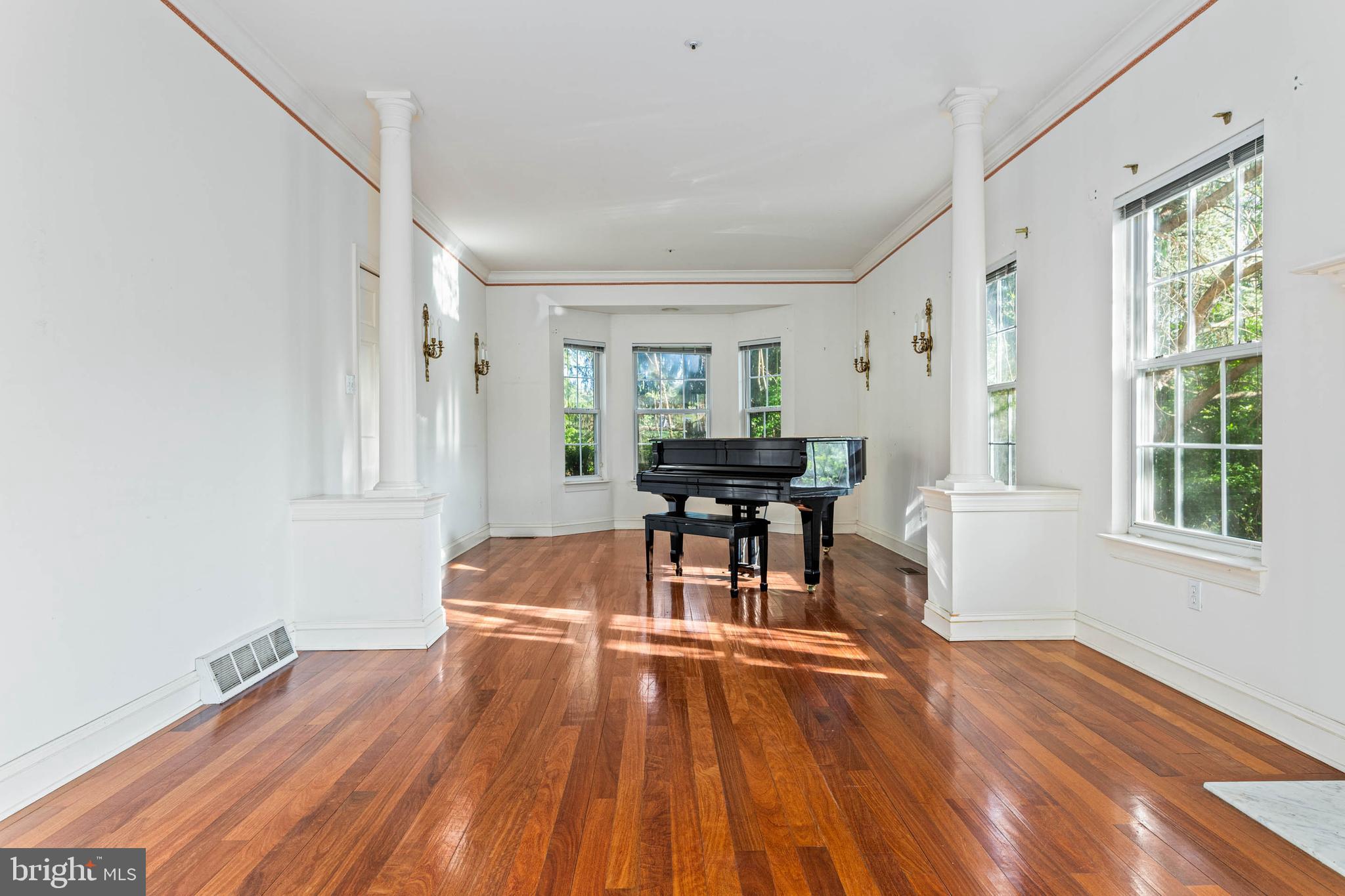 1212 LEMONTON COURT