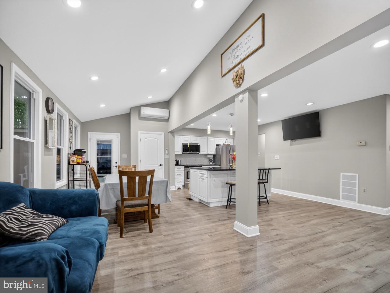 HOLMEHURST WEST - Residential