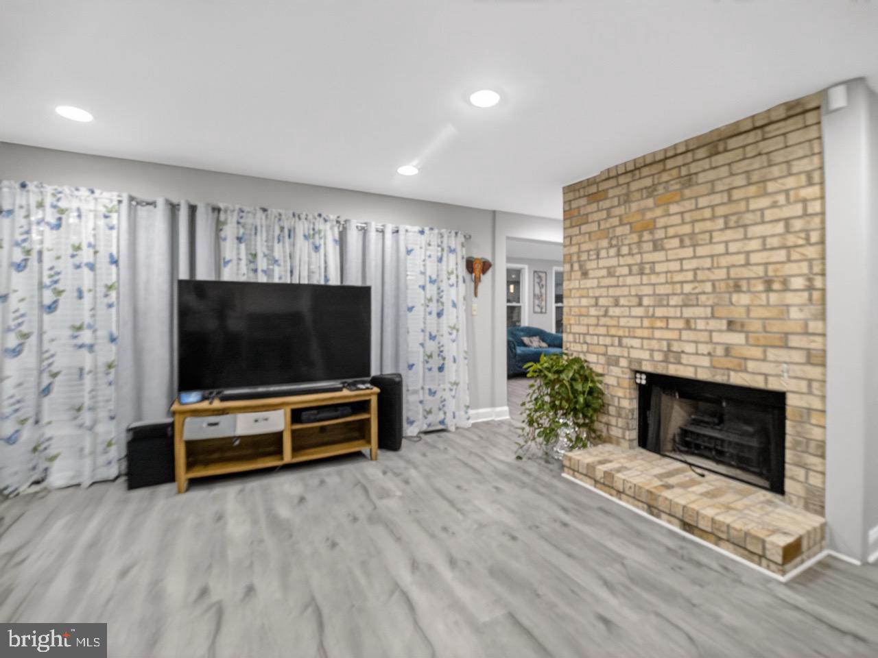 HOLMEHURST WEST - Residential