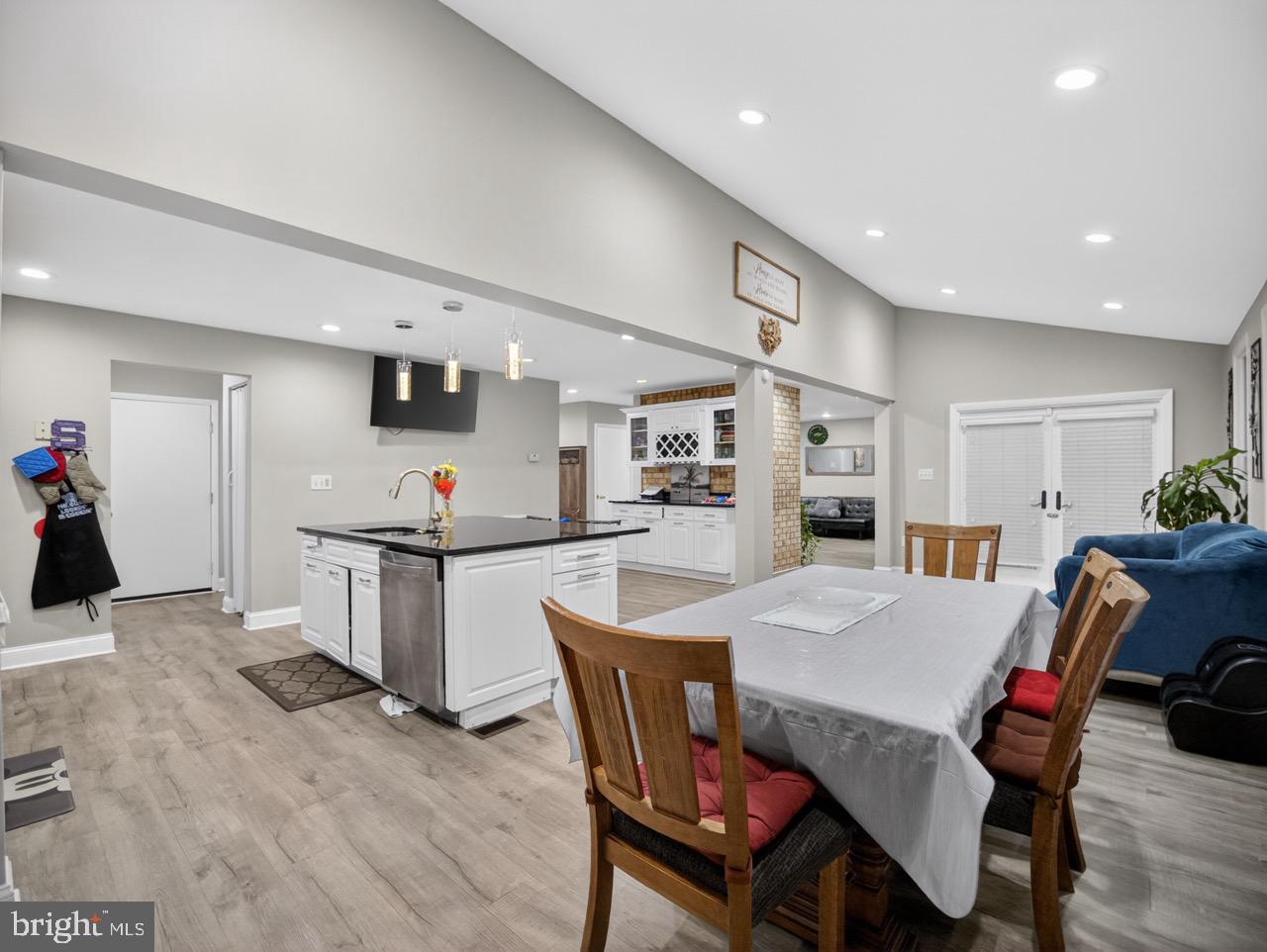 HOLMEHURST WEST - Residential