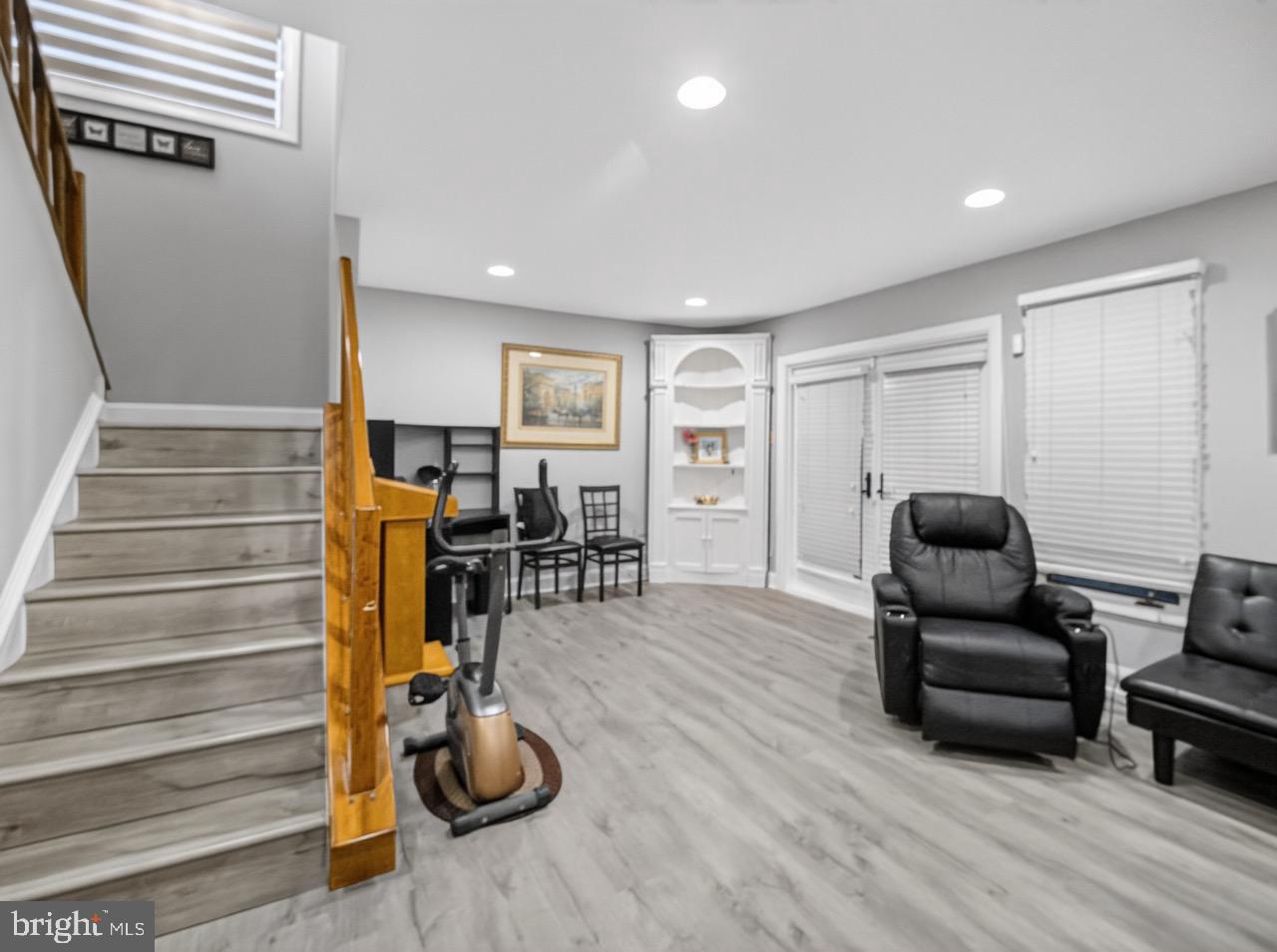 HOLMEHURST WEST - Residential