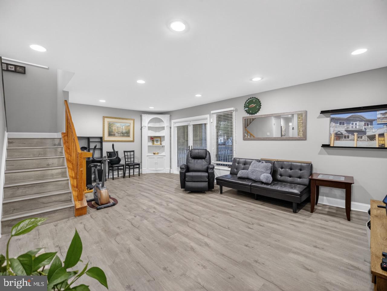 HOLMEHURST WEST - Residential