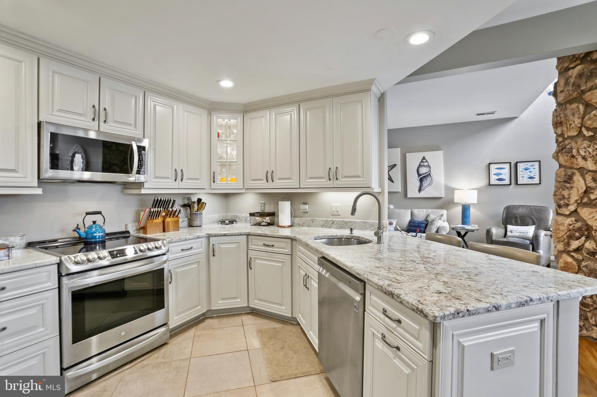 HARBOR POINT - Residential Lease