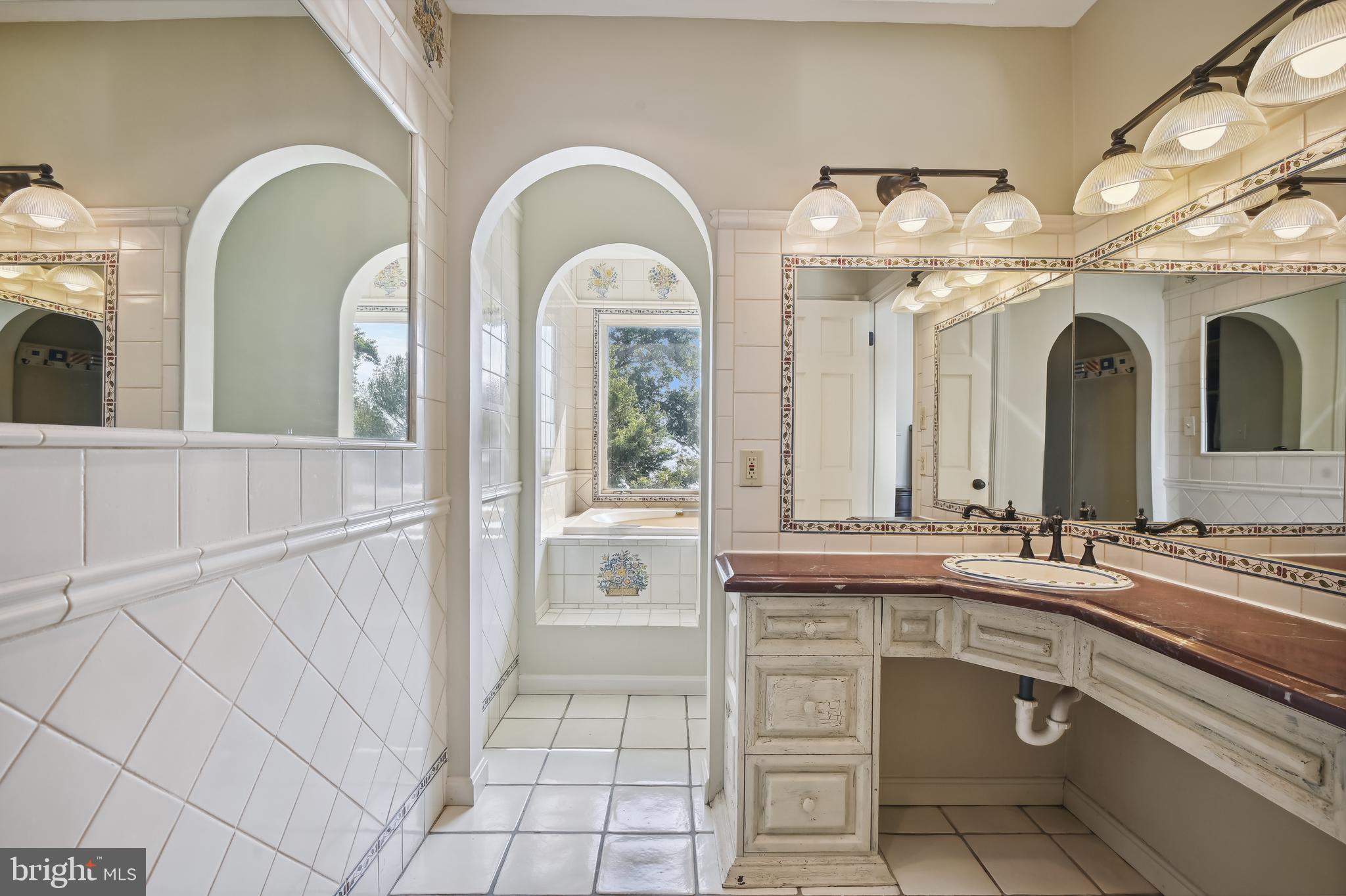 QUEEN ANNE HILL - Residential