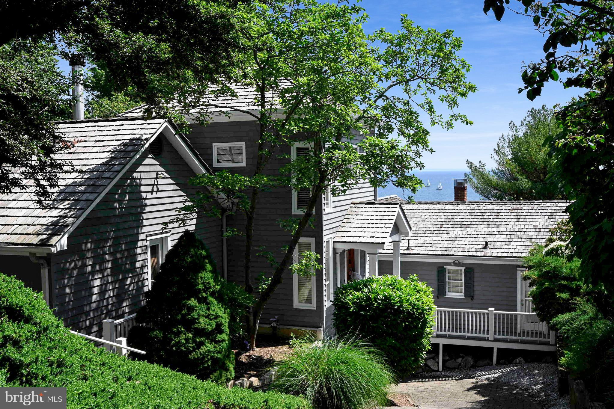 QUEEN ANNE HILL - Residential