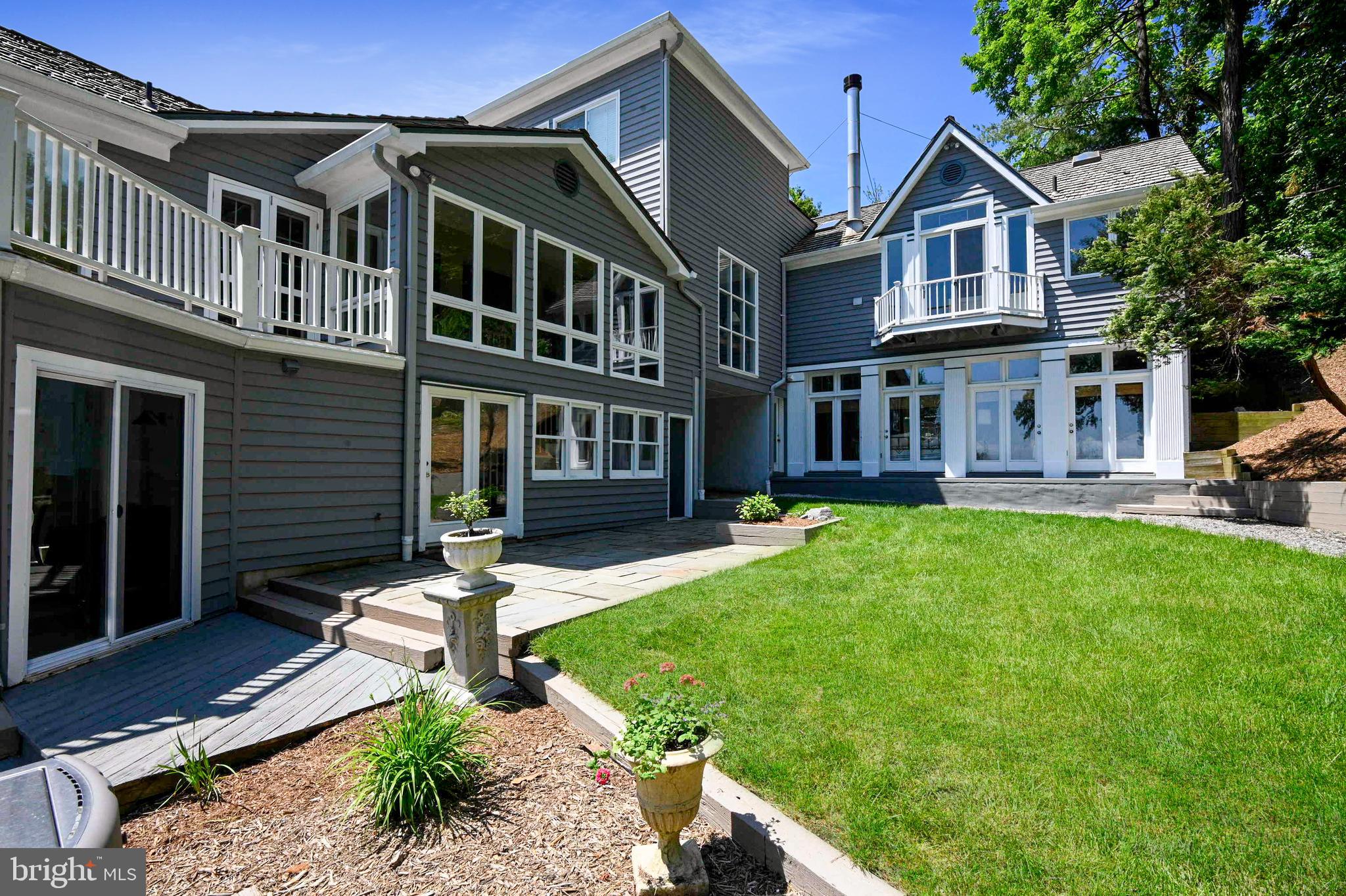 QUEEN ANNE HILL - Residential