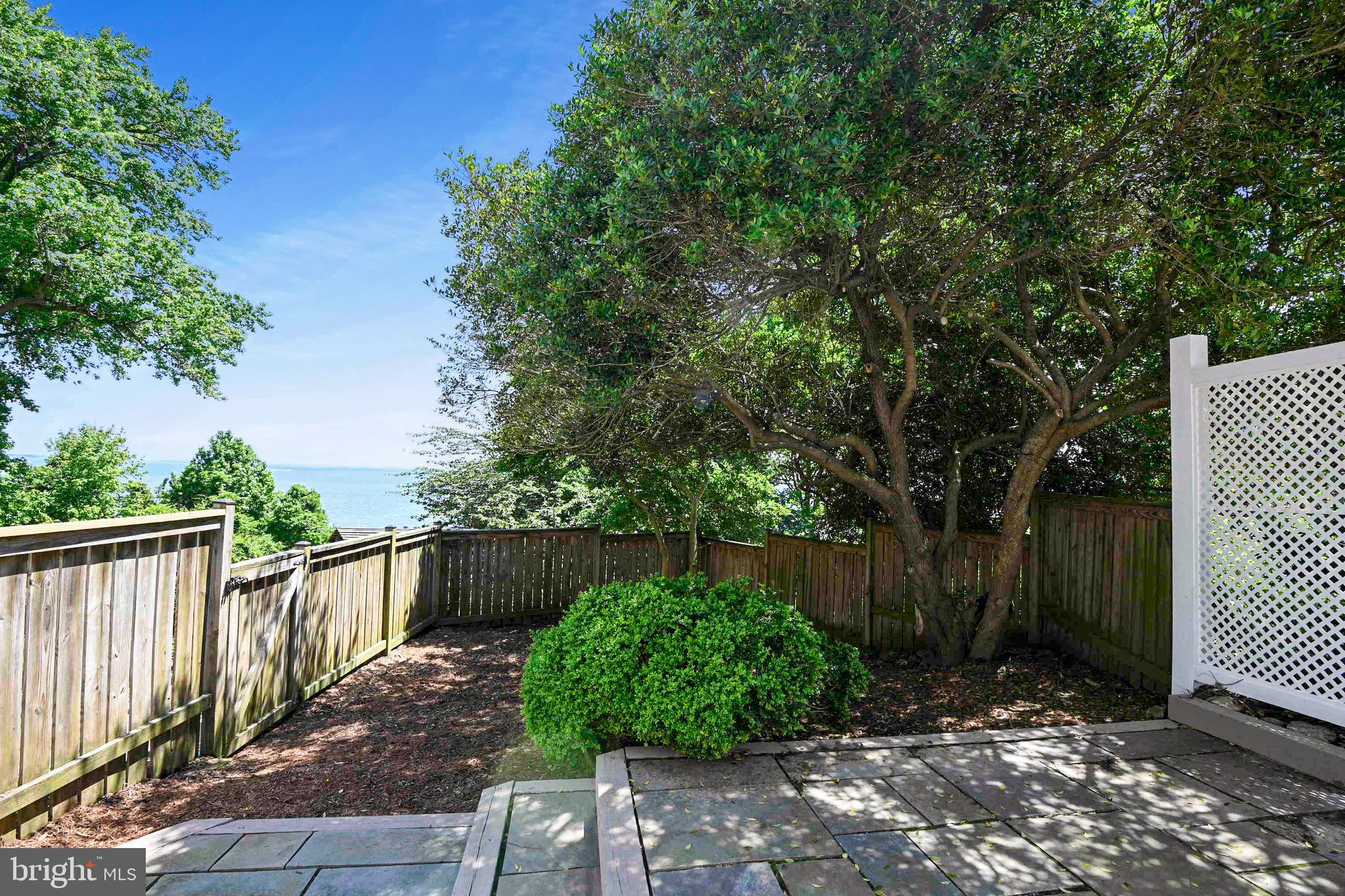 QUEEN ANNE HILL - Residential