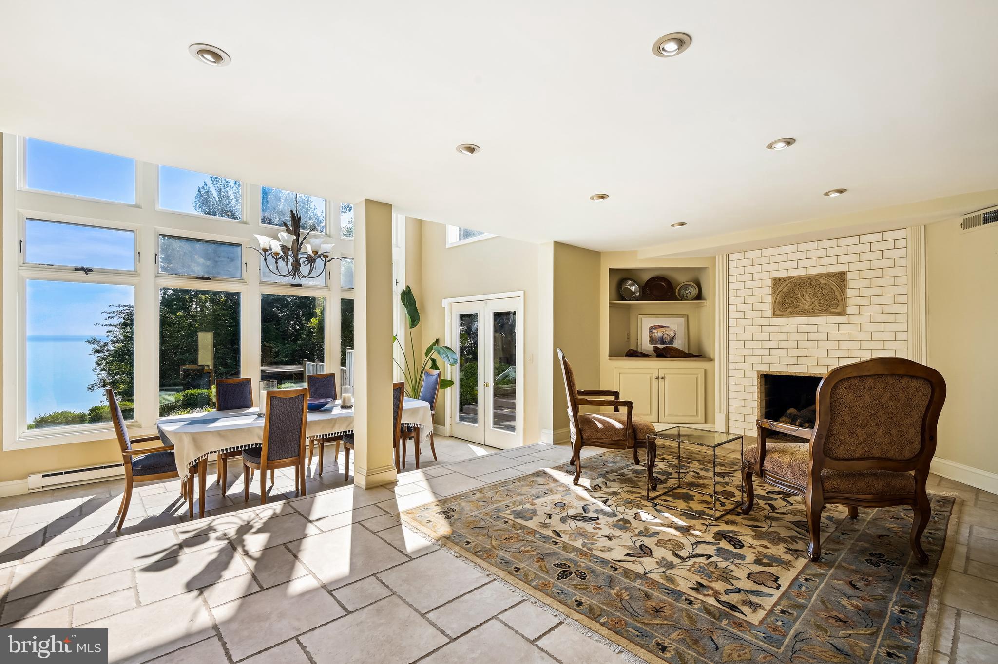 QUEEN ANNE HILL - Residential