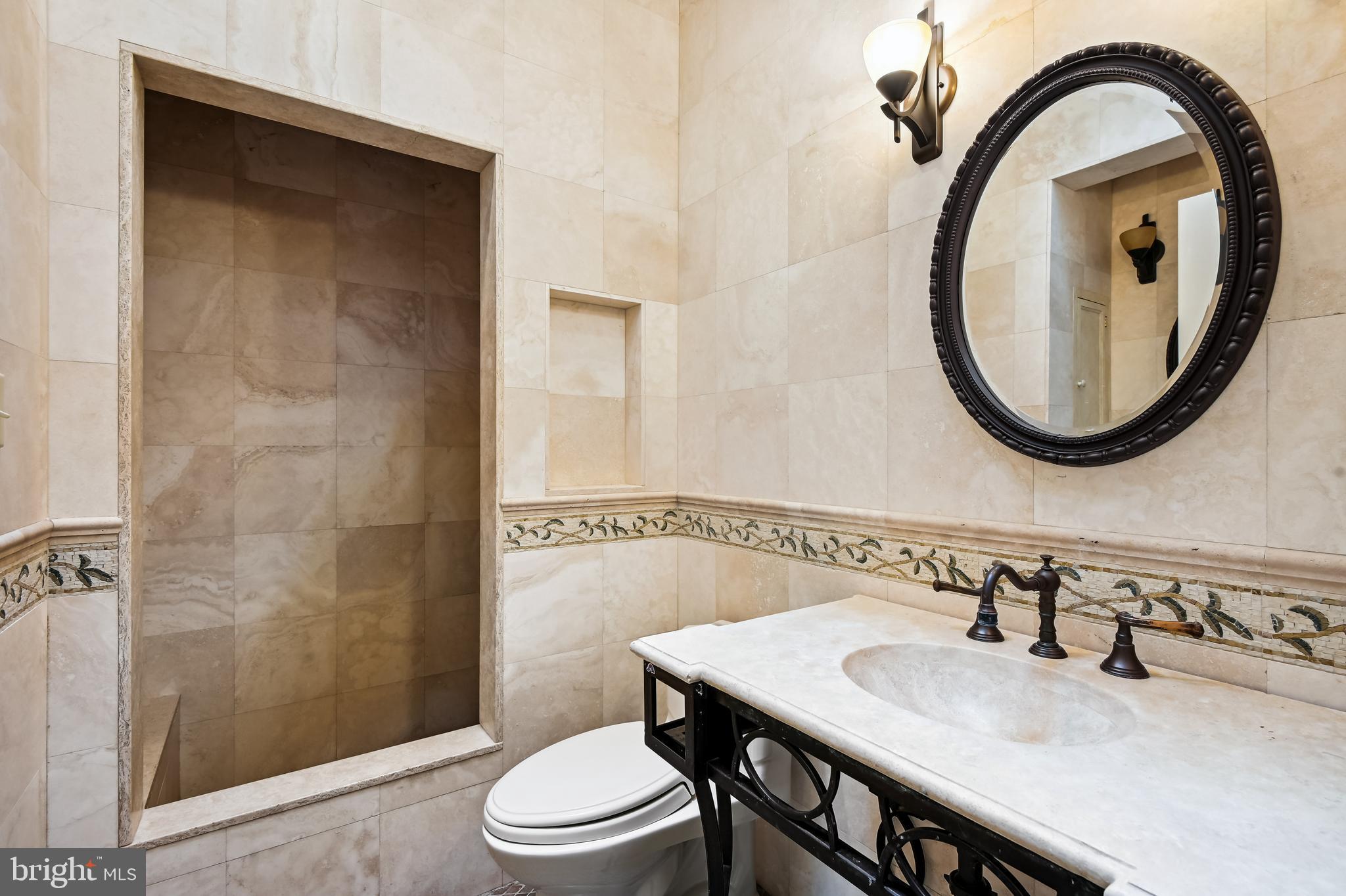 QUEEN ANNE HILL - Residential