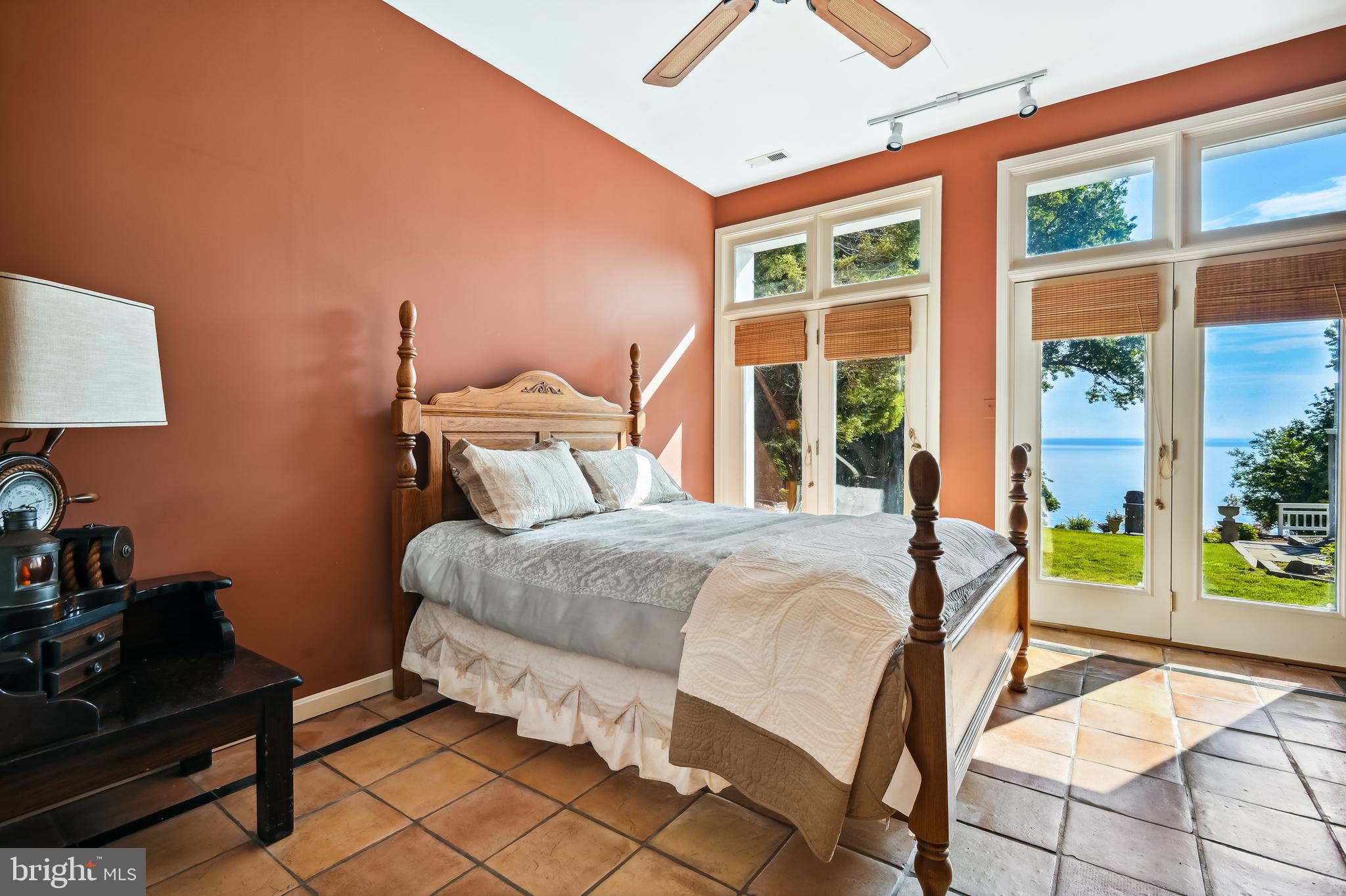 QUEEN ANNE HILL - Residential