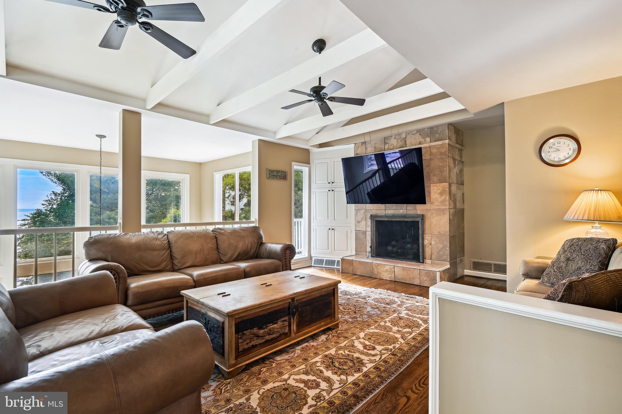 QUEEN ANNE HILL - Residential