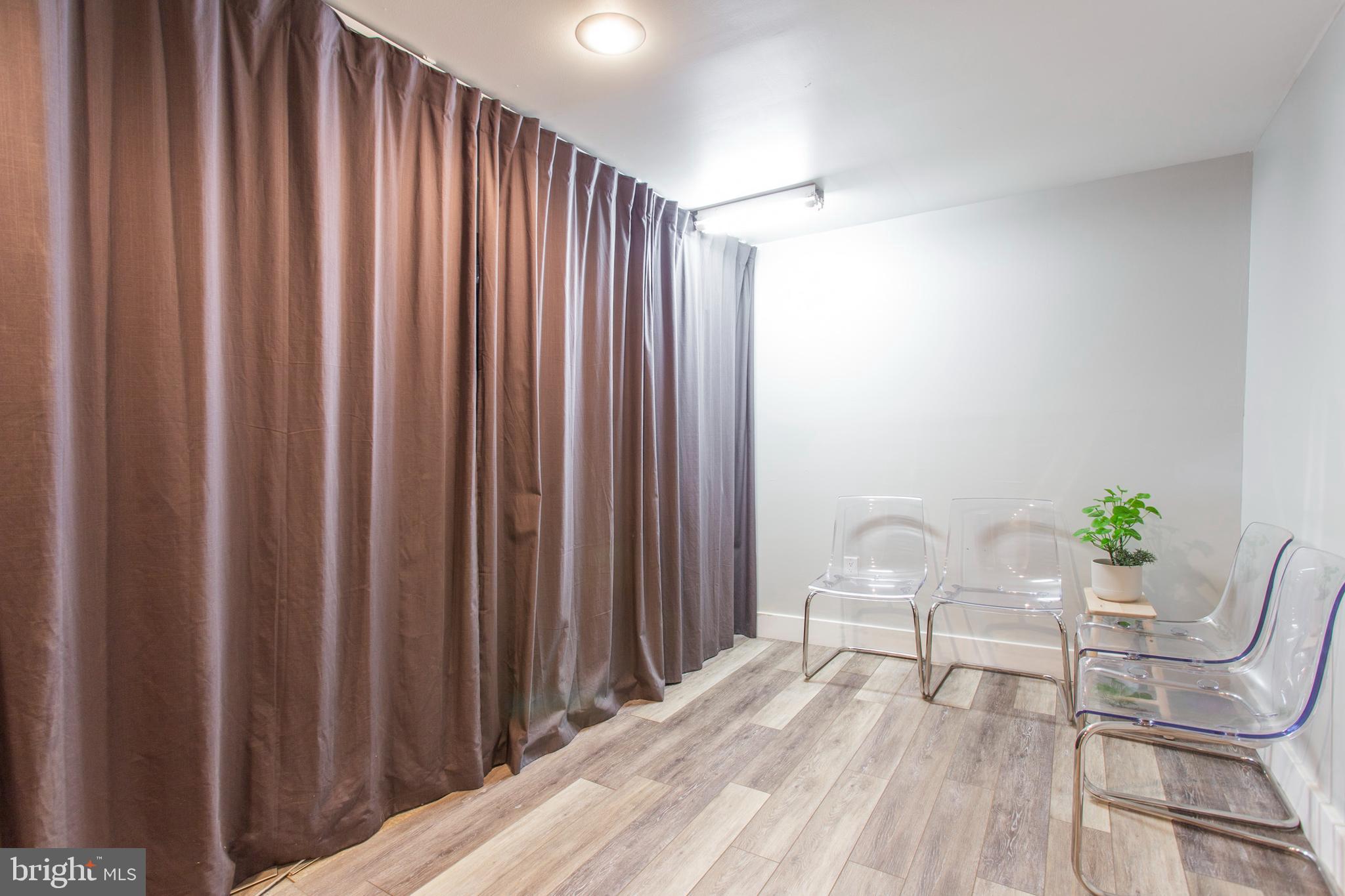 POINT BREEZE - Residential Lease