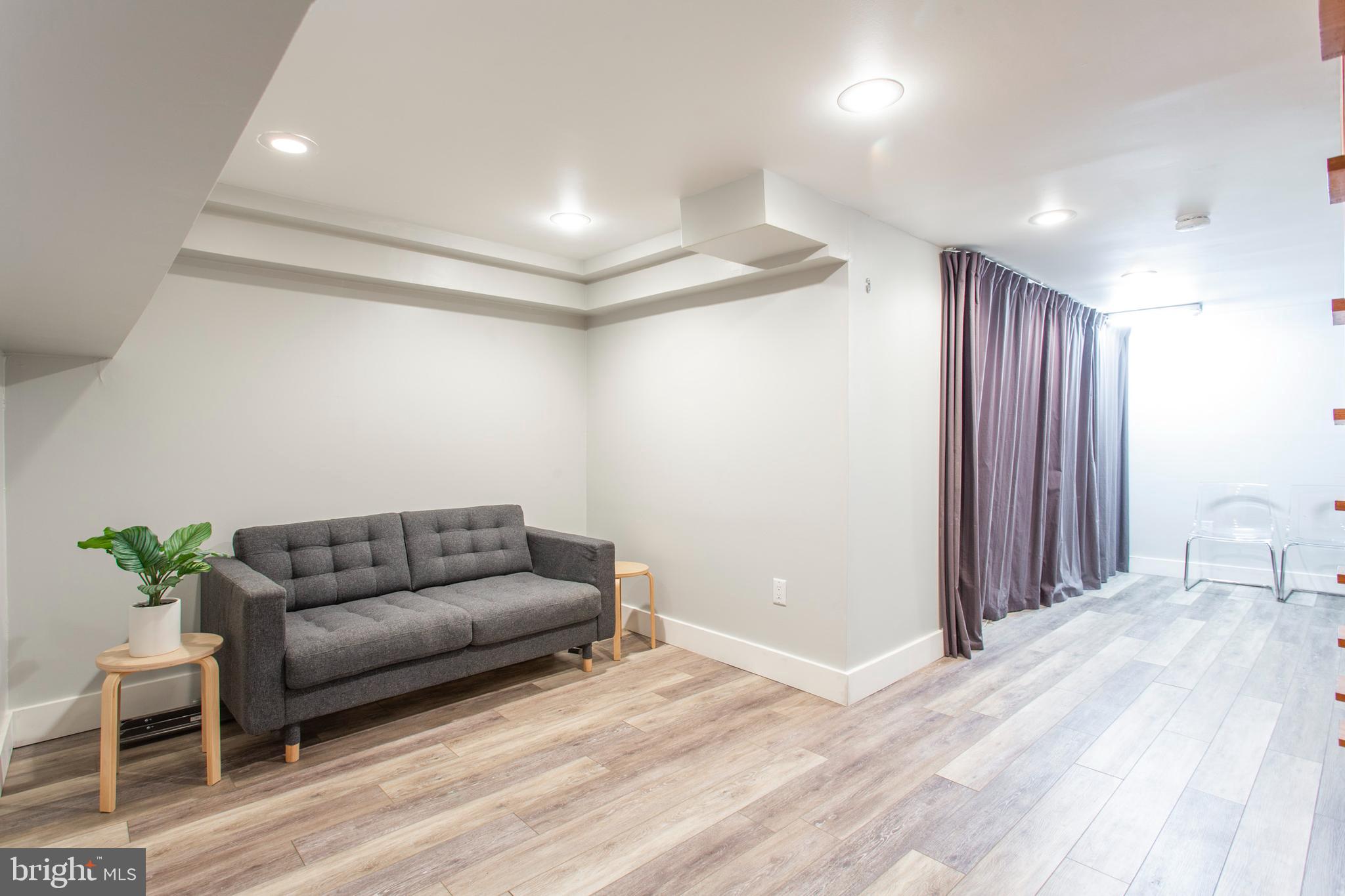 POINT BREEZE - Residential Lease