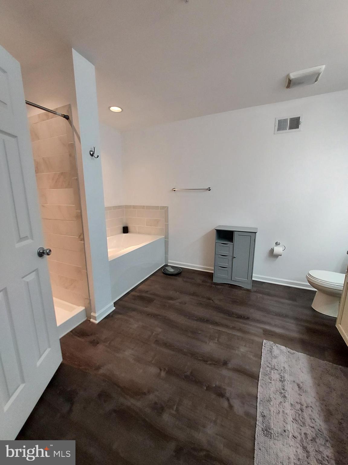 LARSONS RESERVE AT ANDORA - Residential