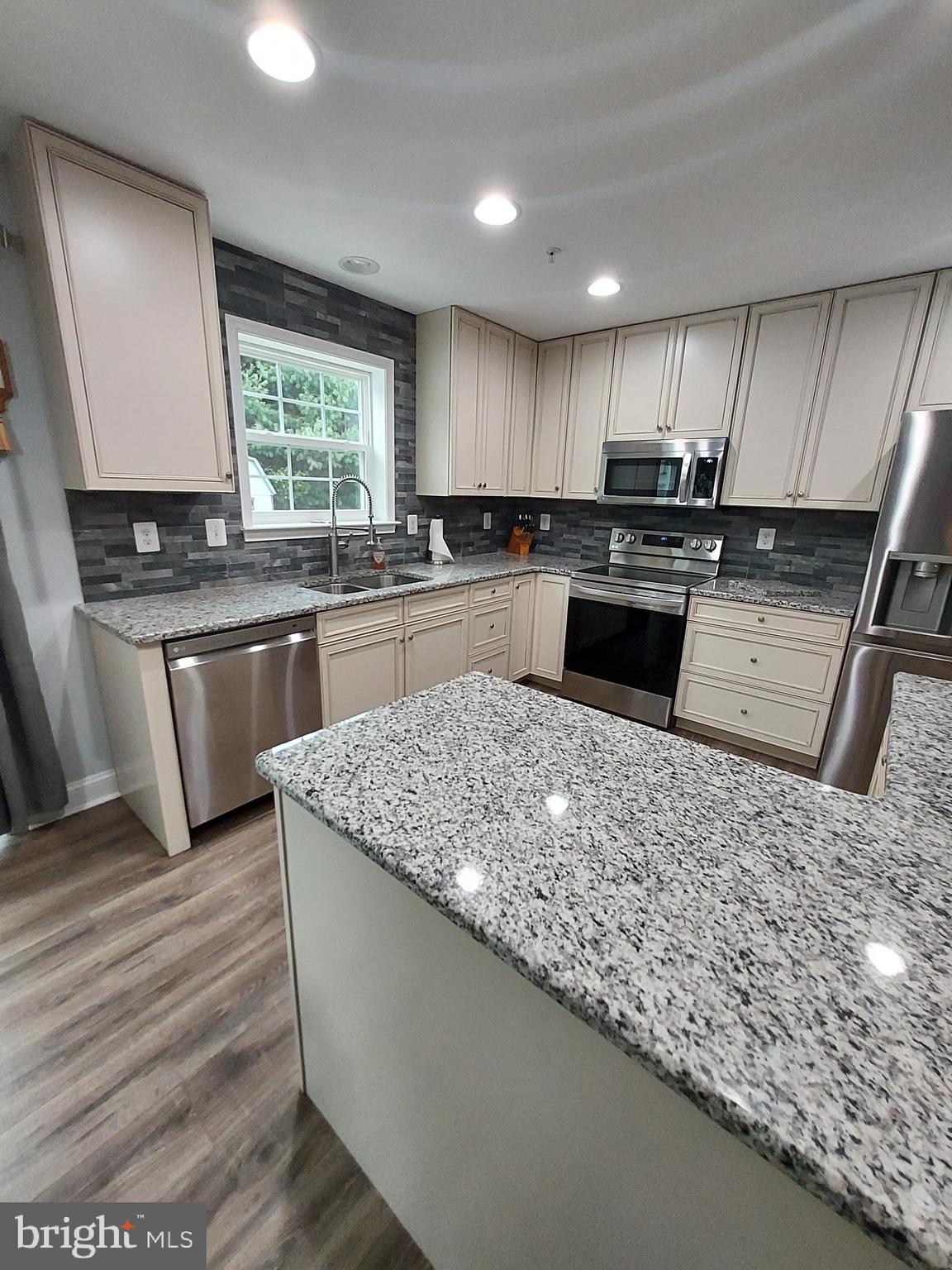 LARSONS RESERVE AT ANDORA - Residential