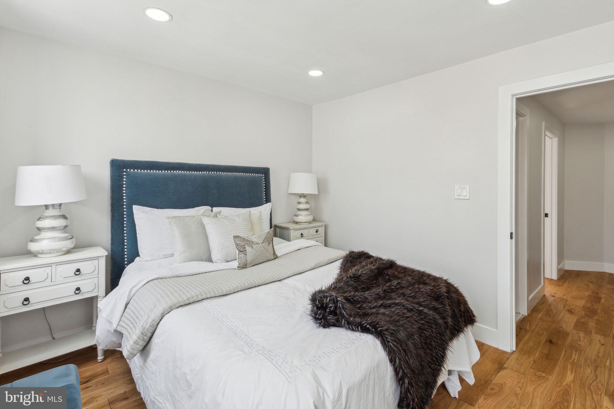 POINT BREEZE - Residential