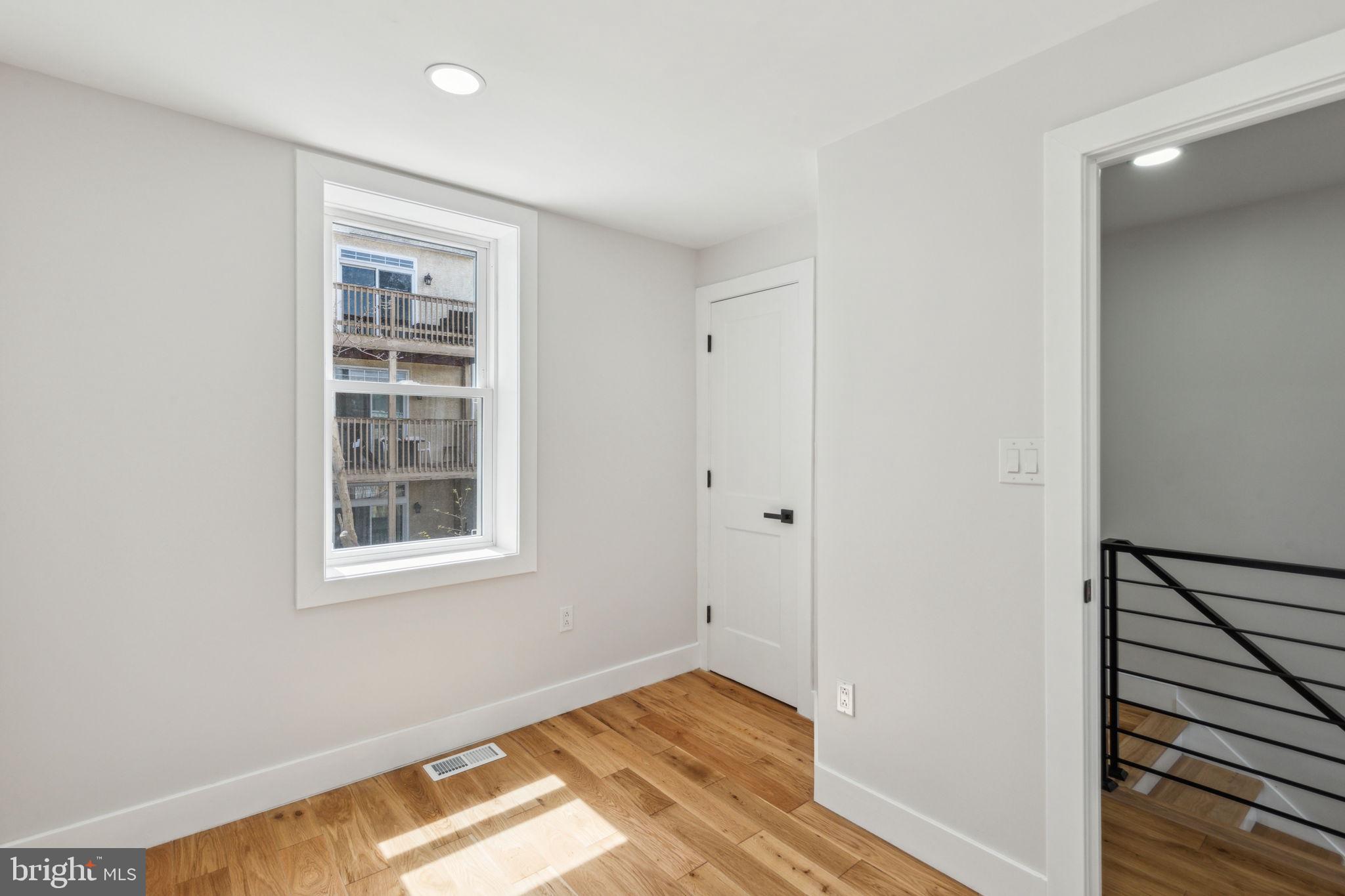 POINT BREEZE - Residential