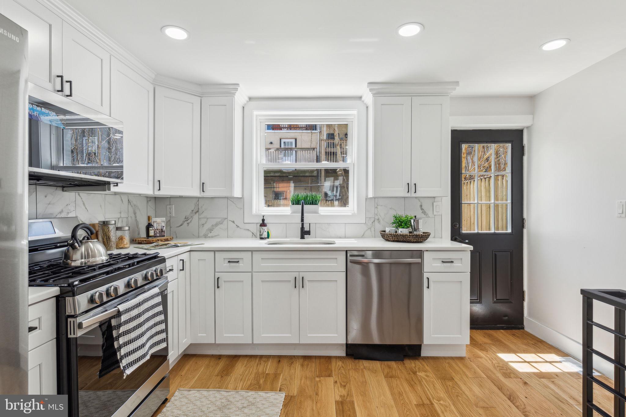 POINT BREEZE - Residential