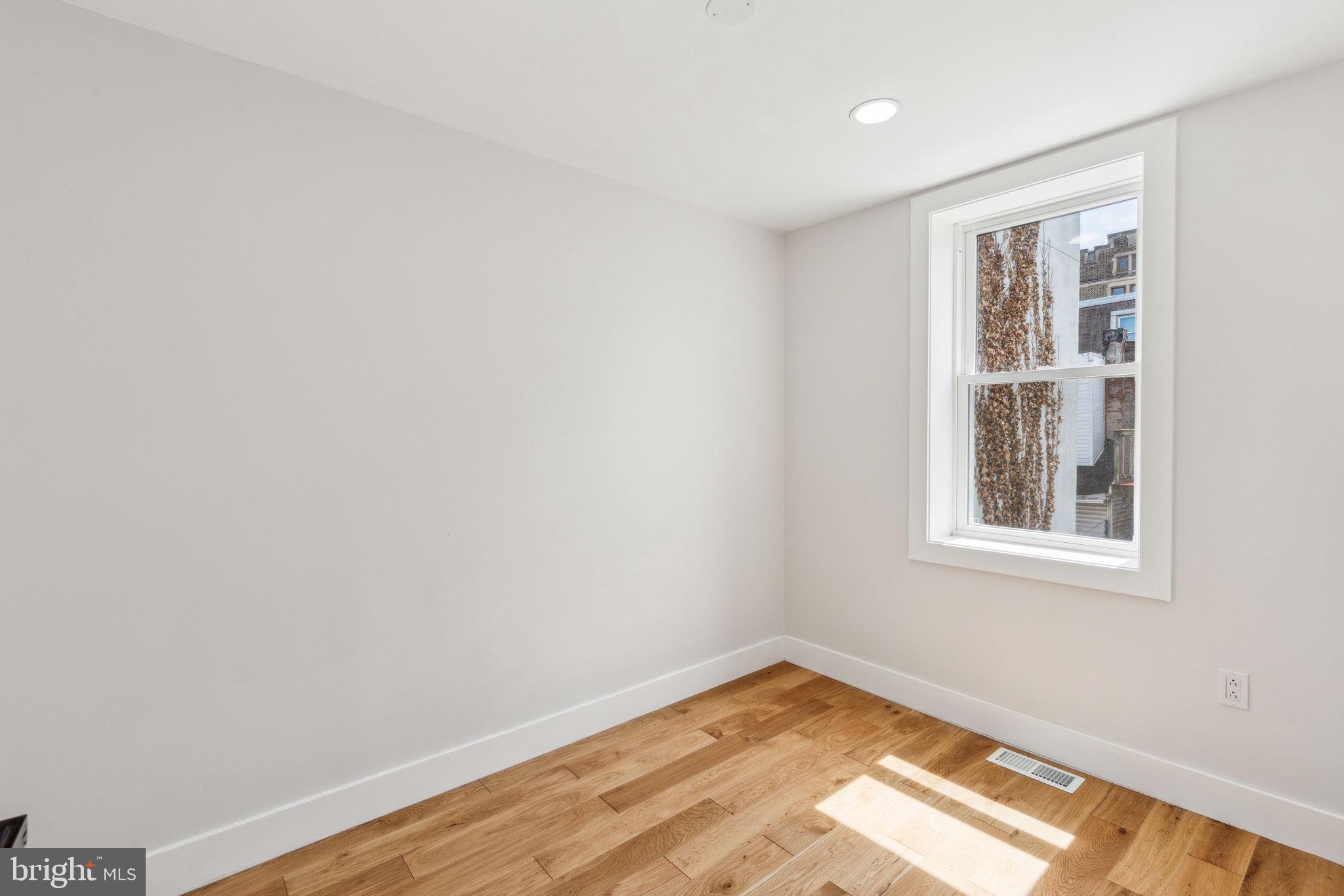 POINT BREEZE - Residential