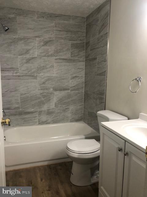 CHESTERFIELD GARDEN CONDOMINIUM - Residential Lease