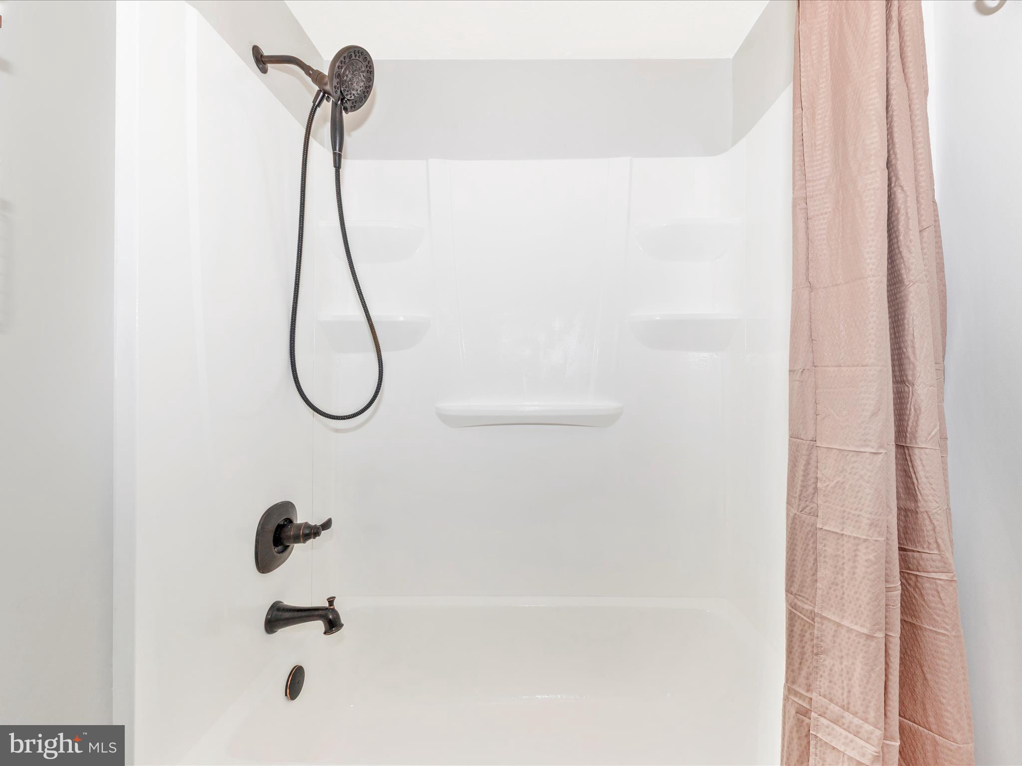 HILLCREST ORCHARDS - Residential