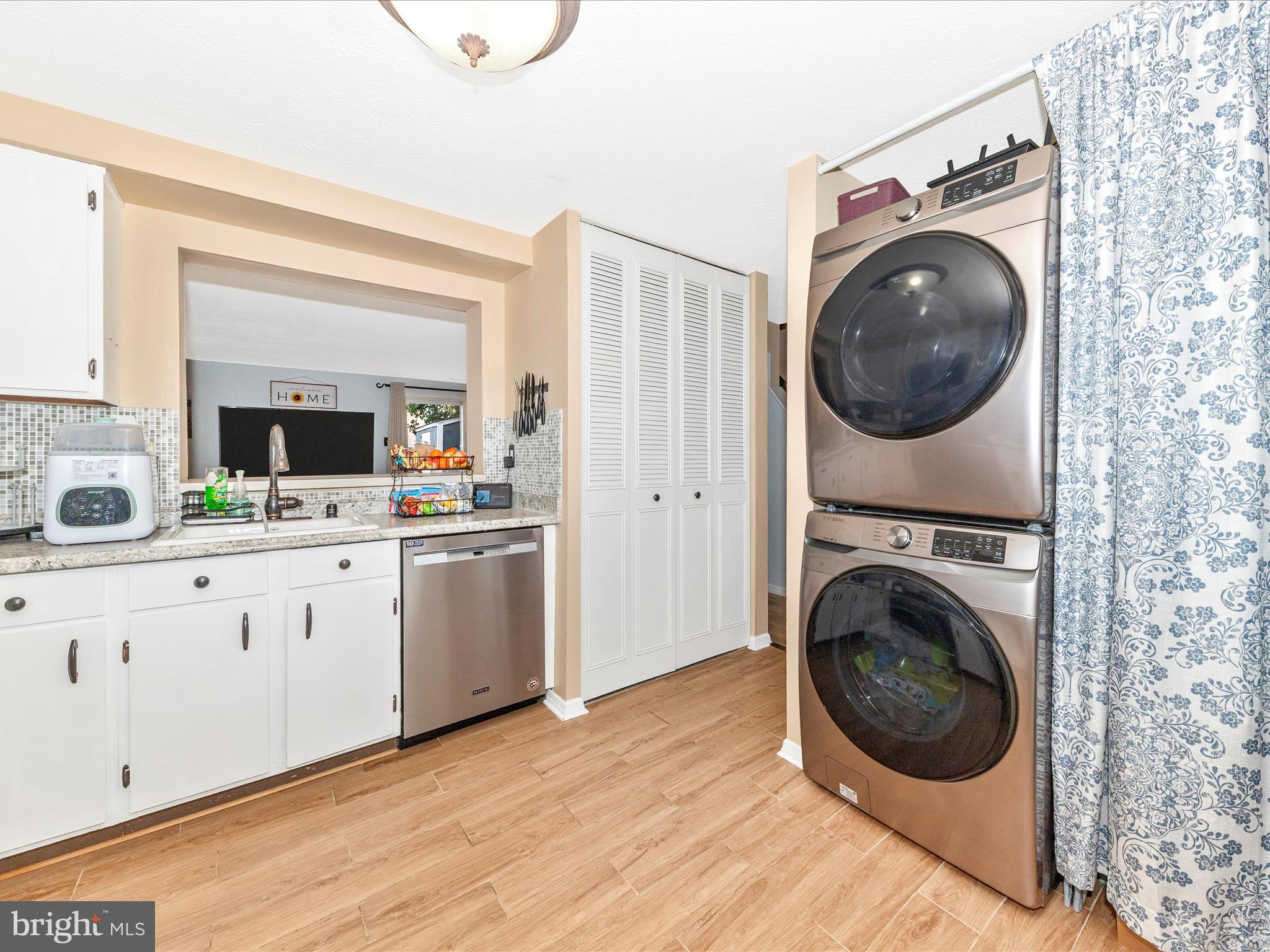 HILLCREST ORCHARDS - Residential