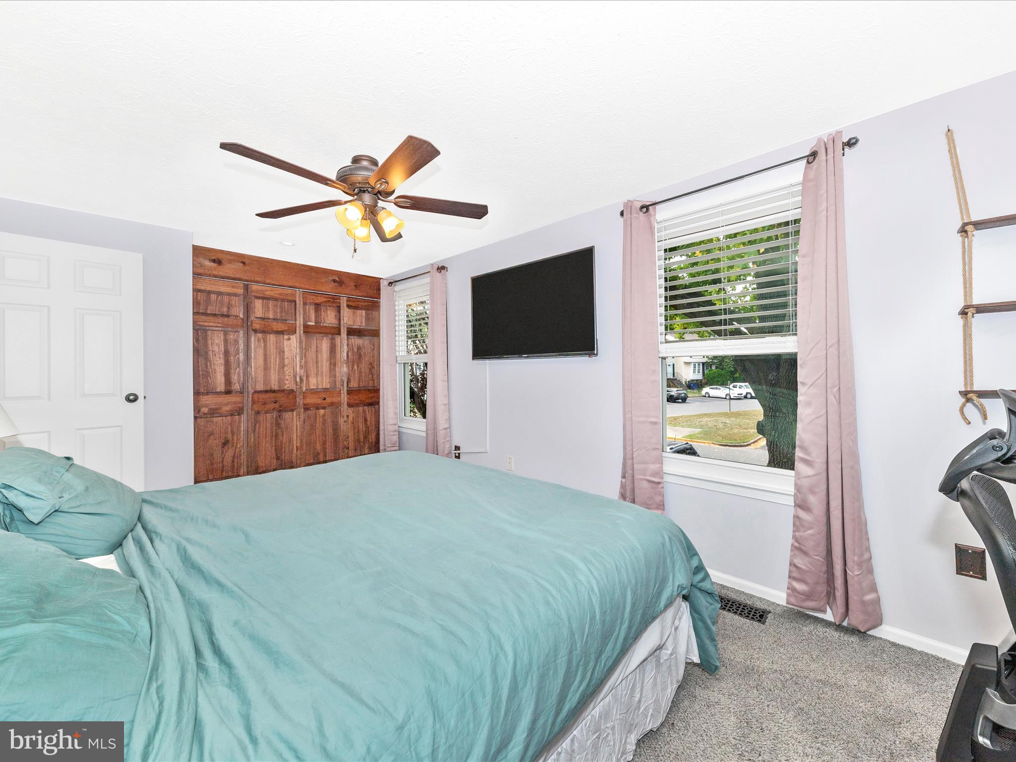 HILLCREST ORCHARDS - Residential