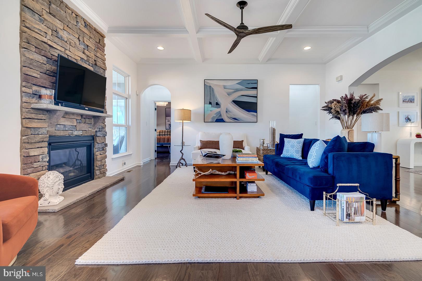 PENINSULA LAKES - Residential