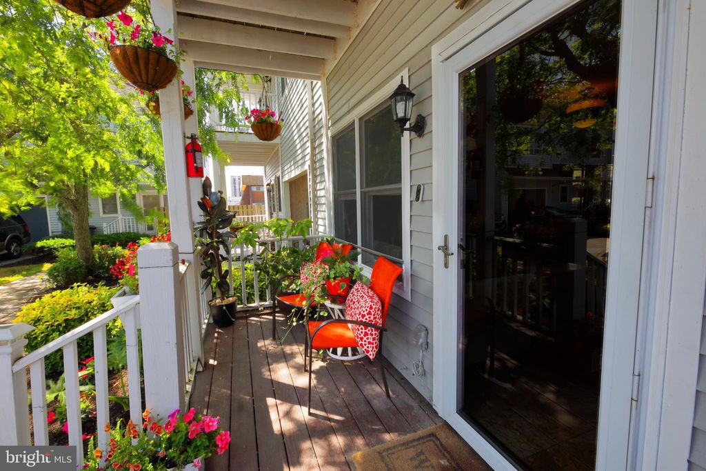 Photo of 10 Caravel Court, ATLANTIC CITY, NJ 08401 (MLS # NJAC2021854)