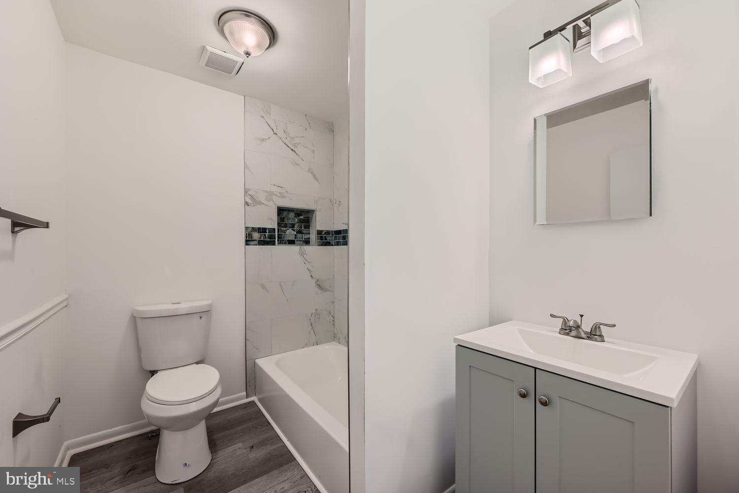 HARBOUR OAKS - Residential