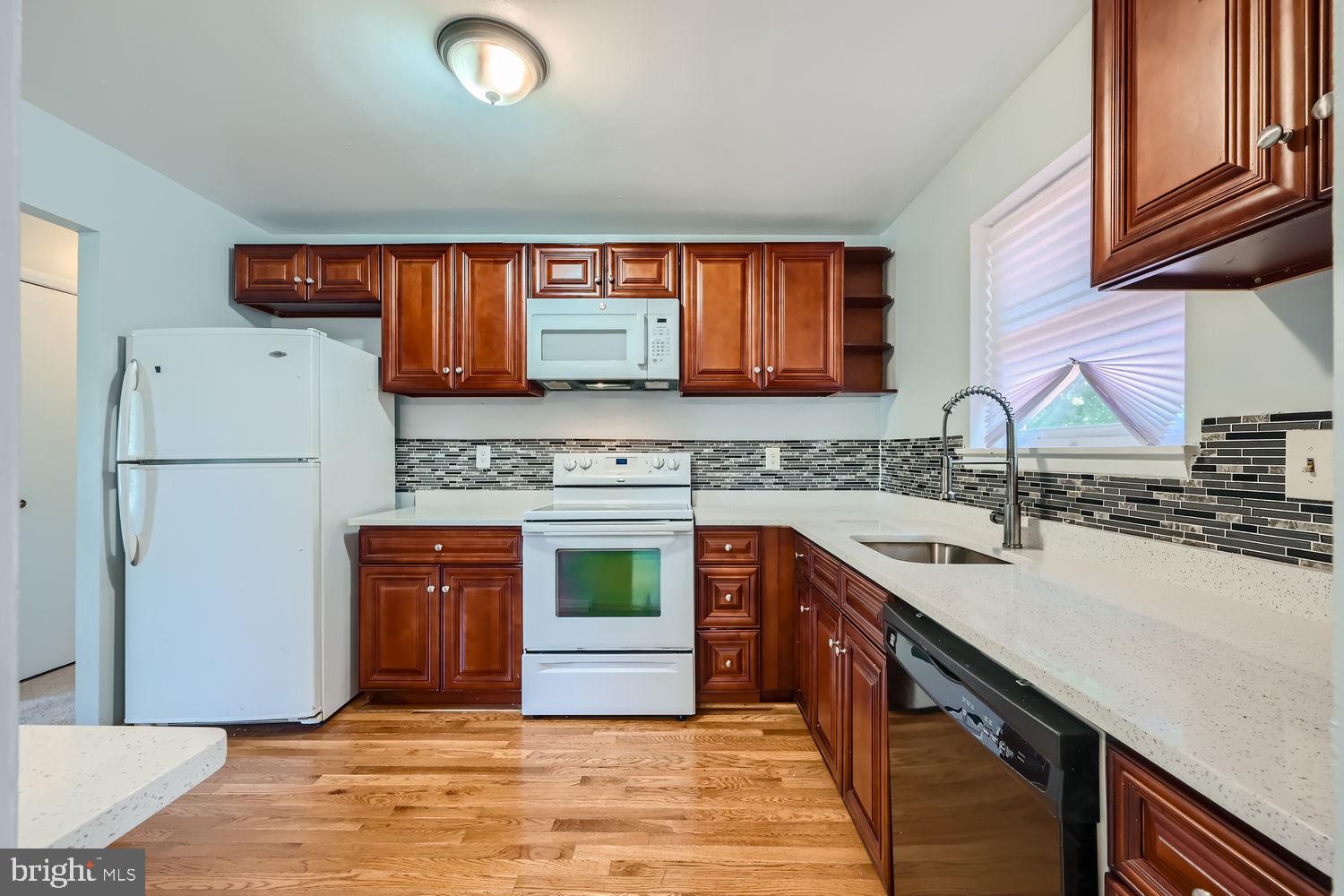 HARBOUR OAKS - Residential