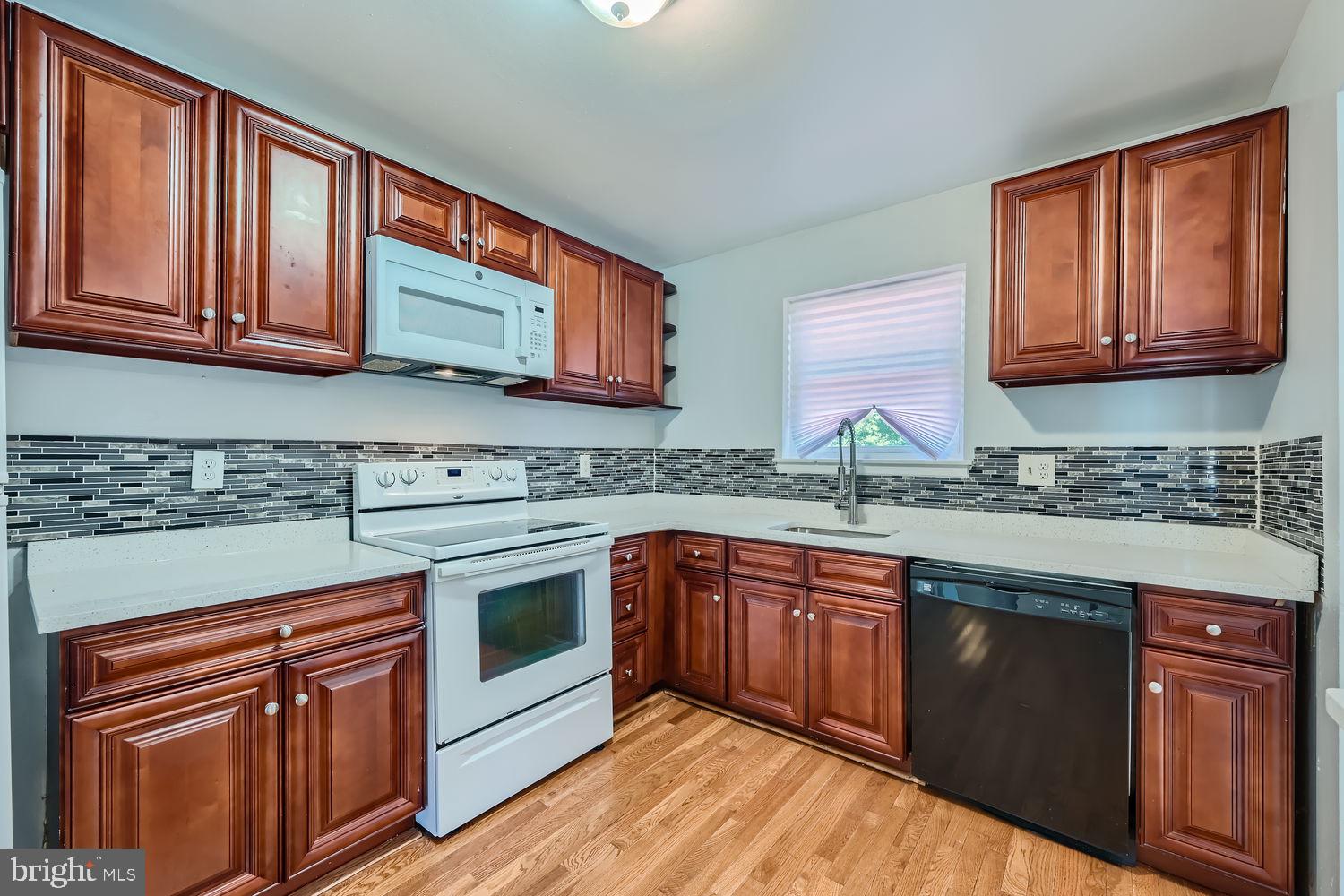 HARBOUR OAKS - Residential