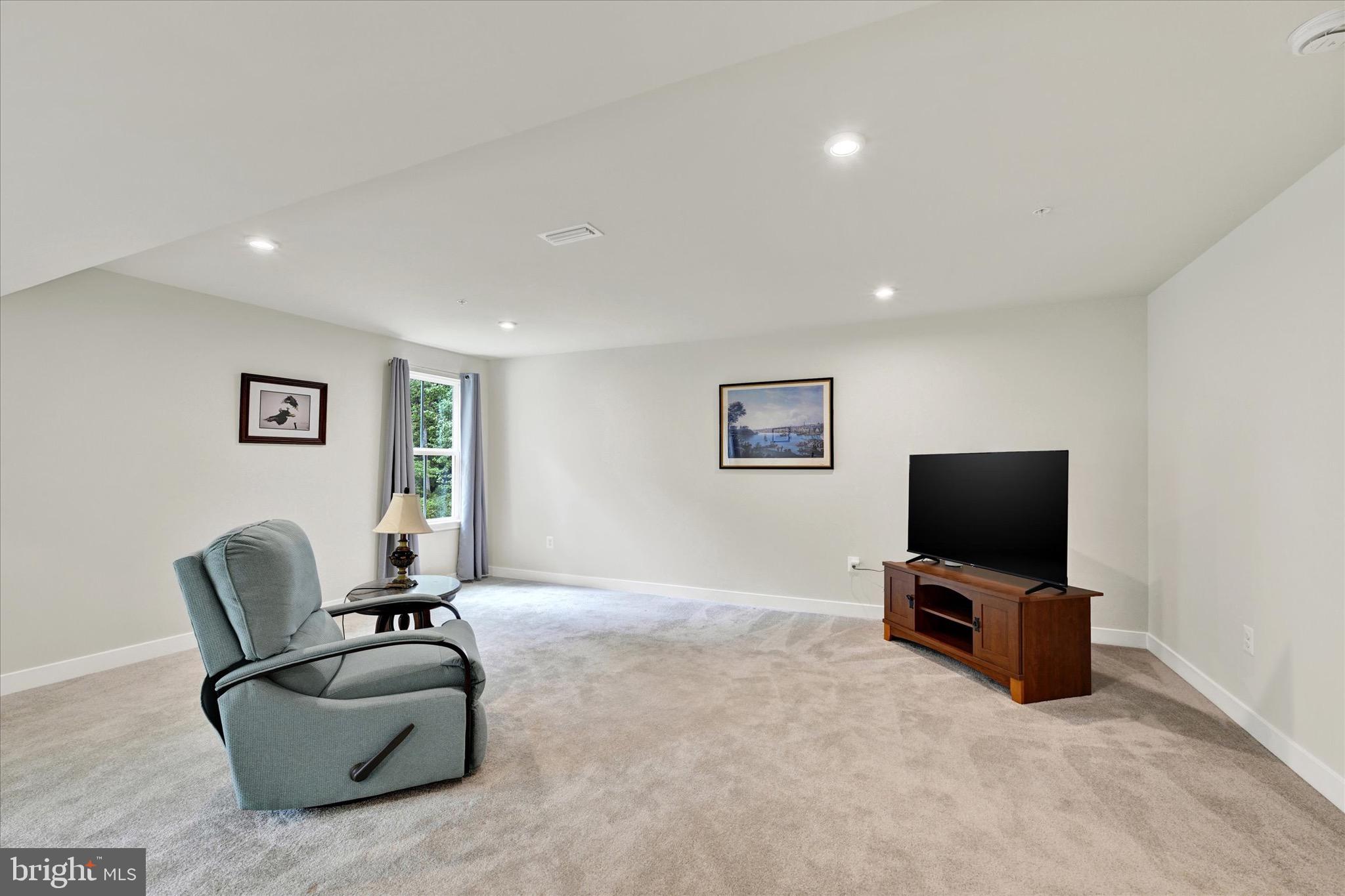 ABERDEEN OVERLOOK - Residential