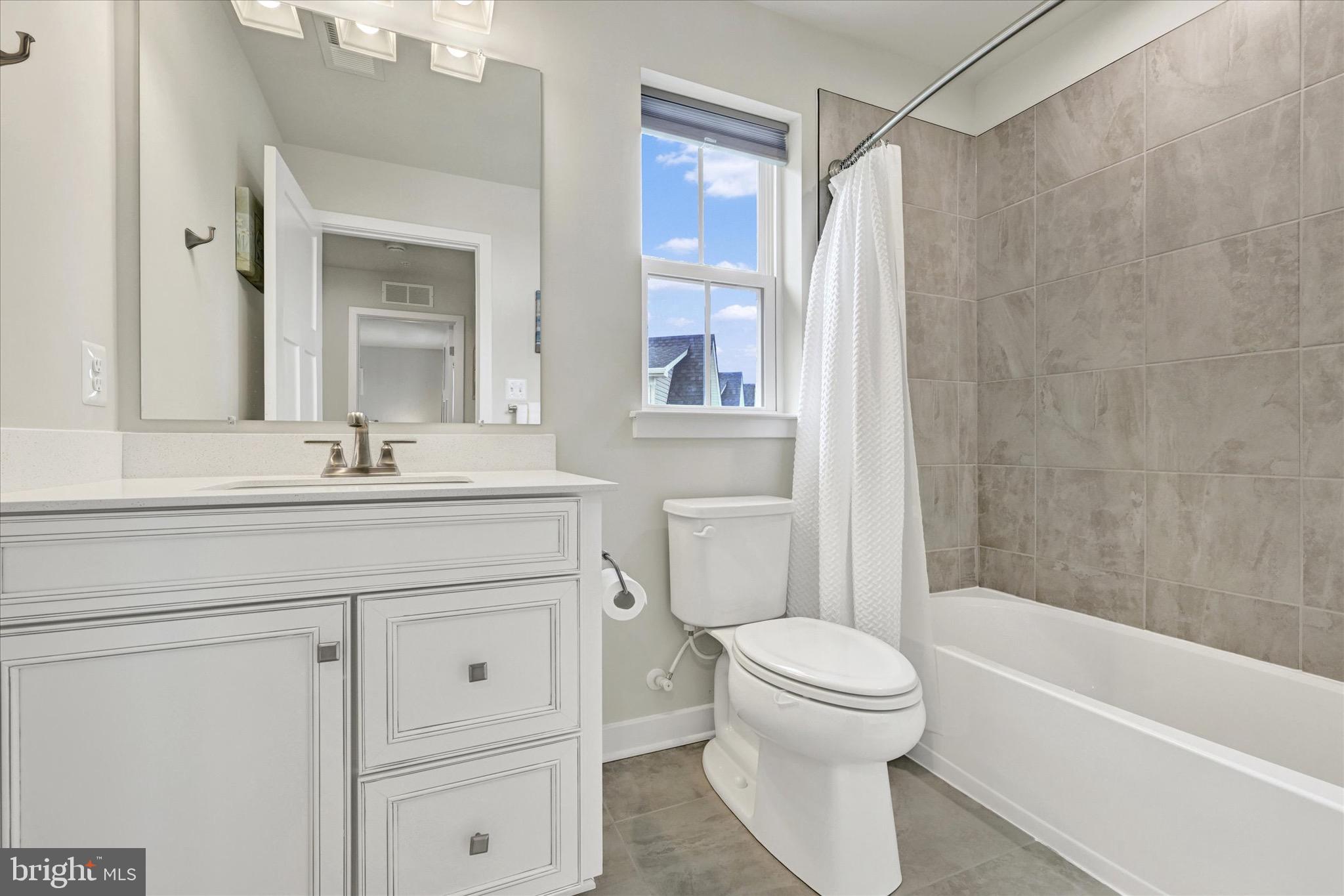 ABERDEEN OVERLOOK - Residential