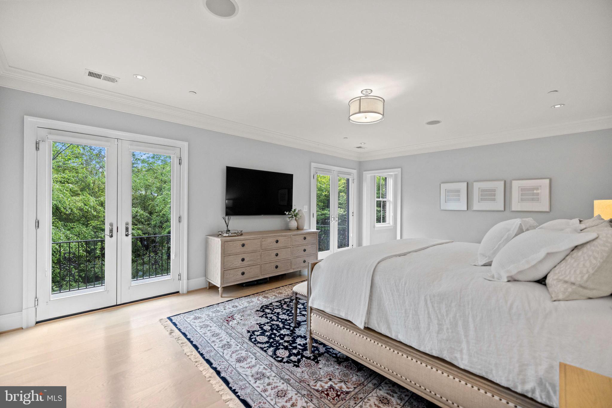 PHILLIPS PARK - Residential