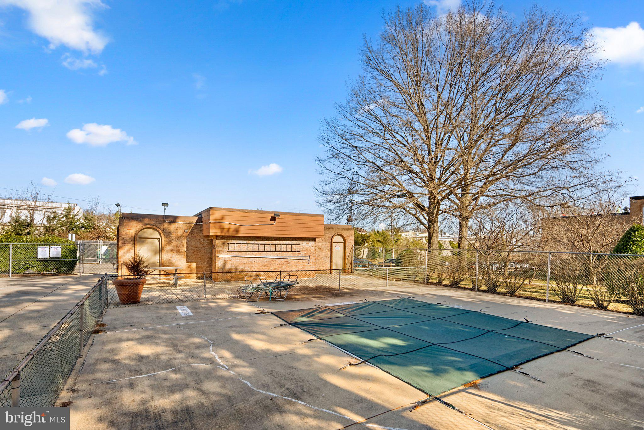 WALNUT GROVE - Residential