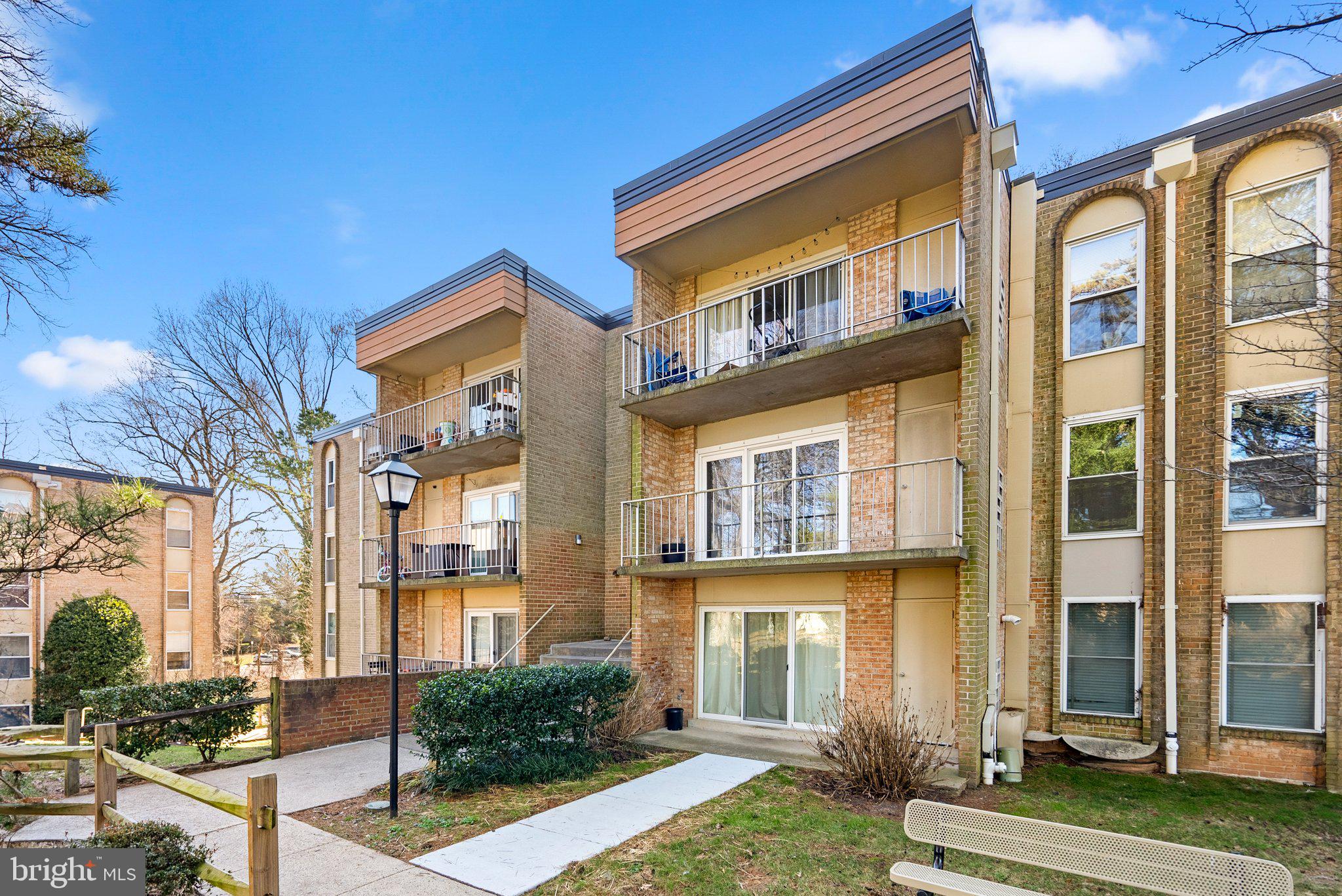 WALNUT GROVE - Residential