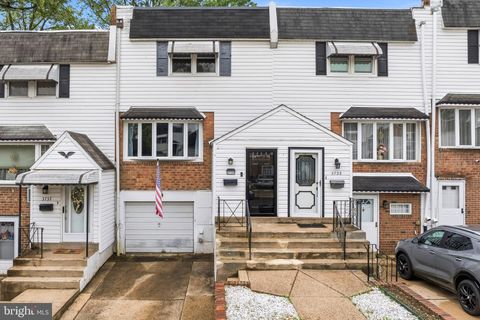 Townhouse For Sale - 3730 Clarendon Avenue<br/> PHILADELPHIA, PA 19114