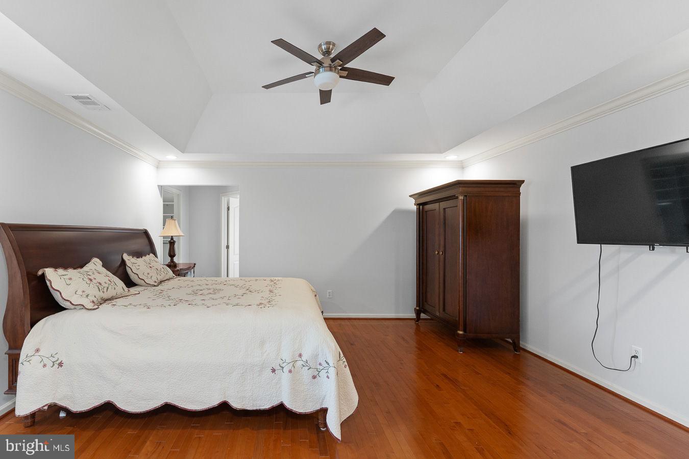 LOUDOUN VALLEY ESTATES - Residential