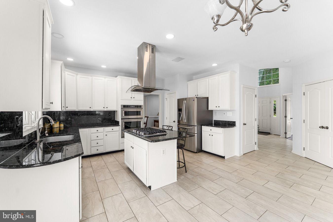 LOUDOUN VALLEY ESTATES - Residential
