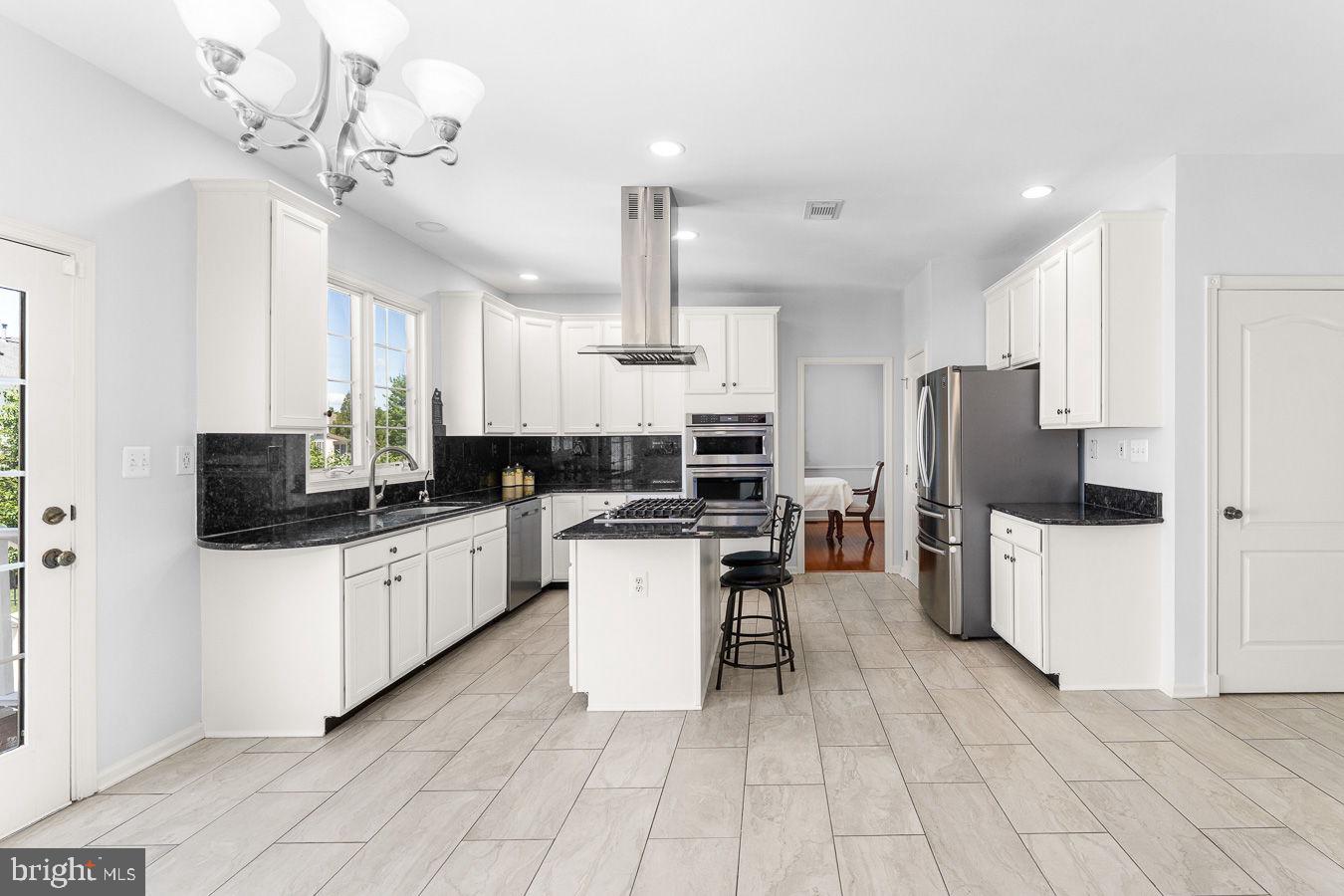 LOUDOUN VALLEY ESTATES - Residential