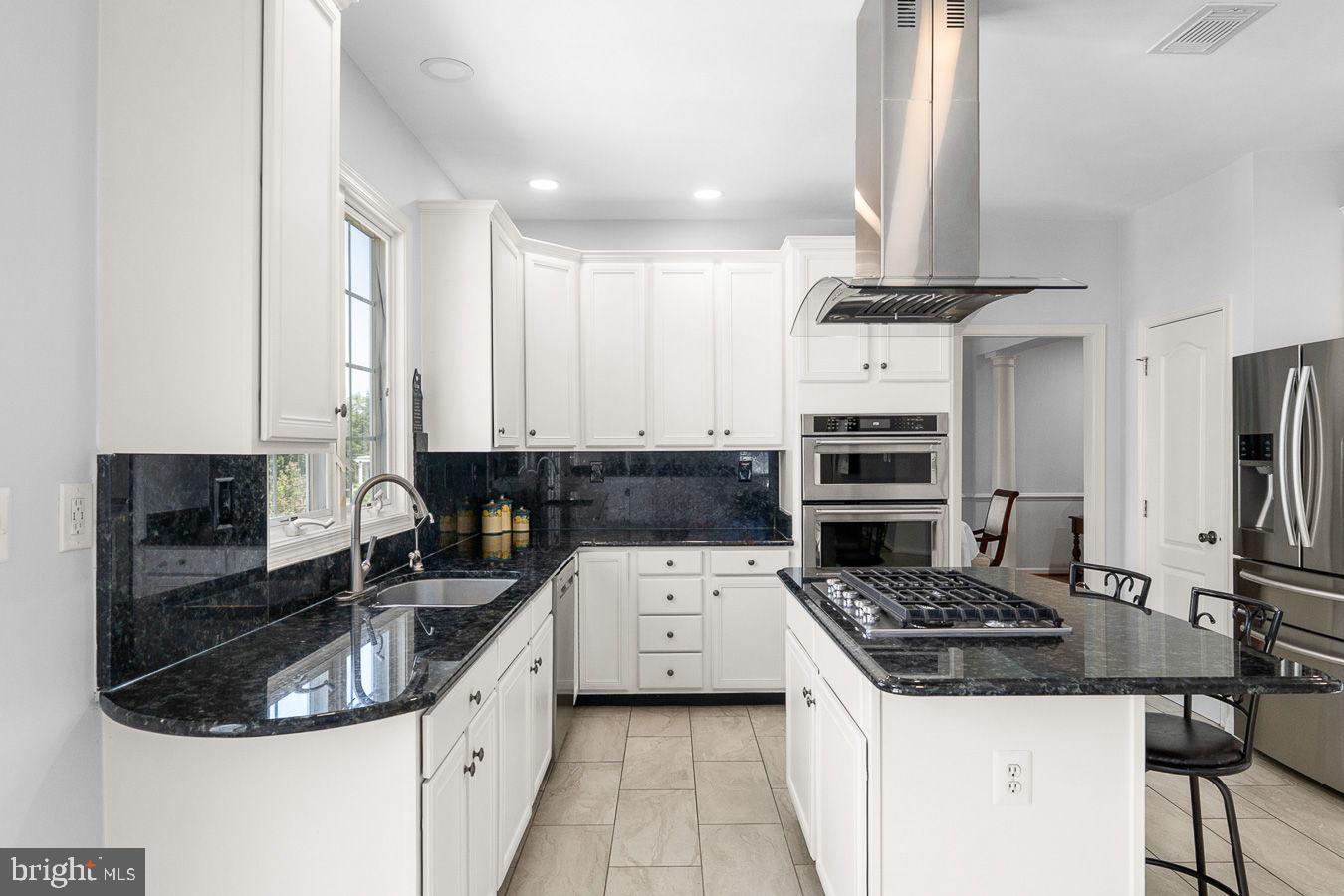 LOUDOUN VALLEY ESTATES - Residential