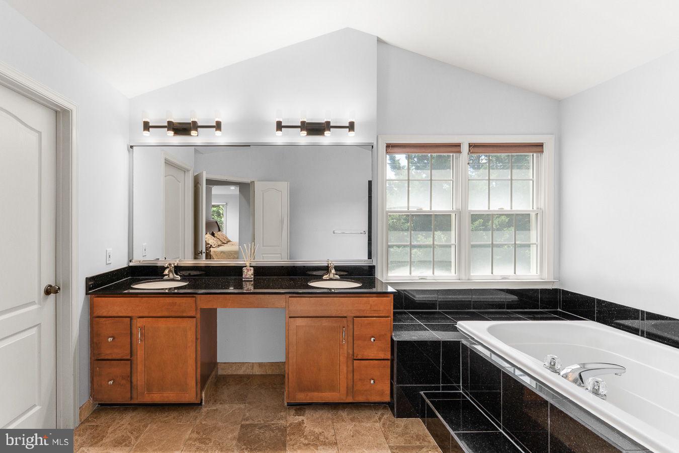 LOUDOUN VALLEY ESTATES - Residential