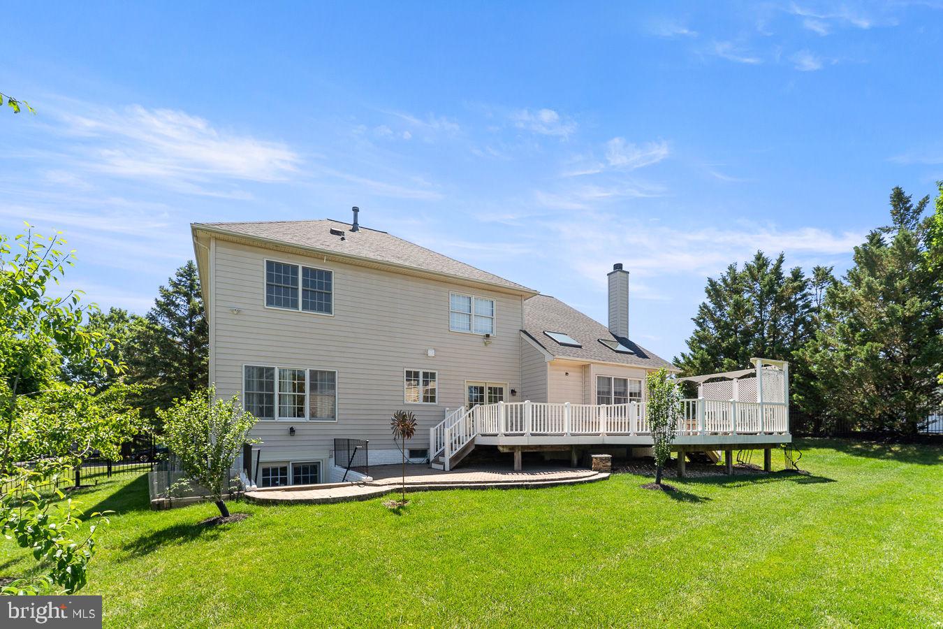 LOUDOUN VALLEY ESTATES - Residential