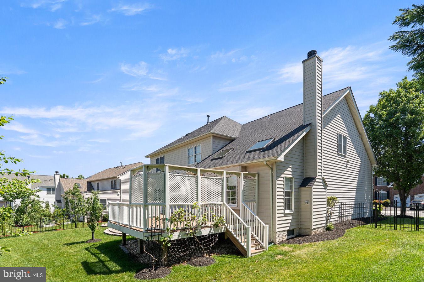 LOUDOUN VALLEY ESTATES - Residential