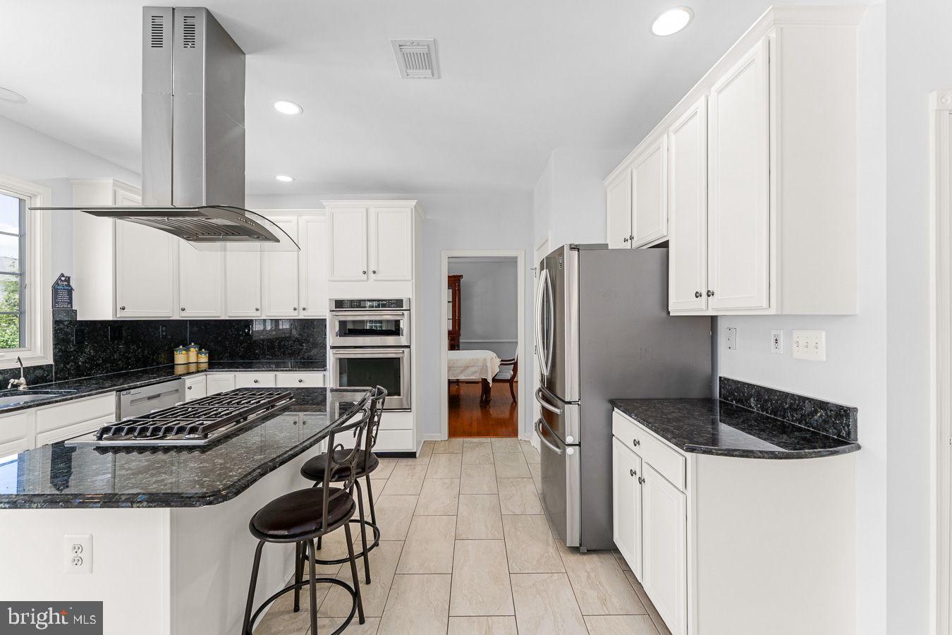 LOUDOUN VALLEY ESTATES - Residential