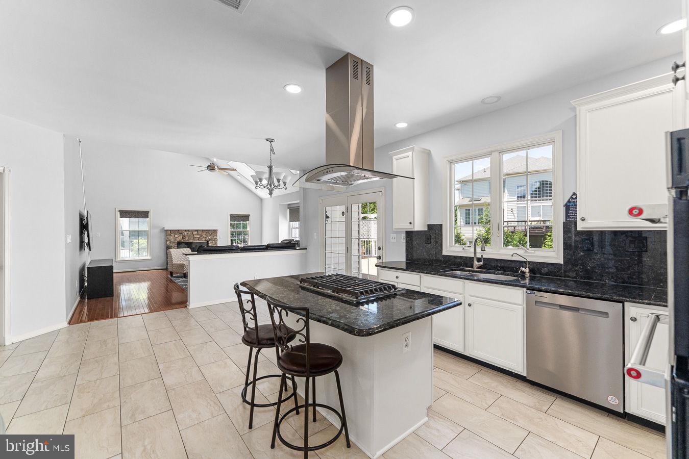 LOUDOUN VALLEY ESTATES - Residential