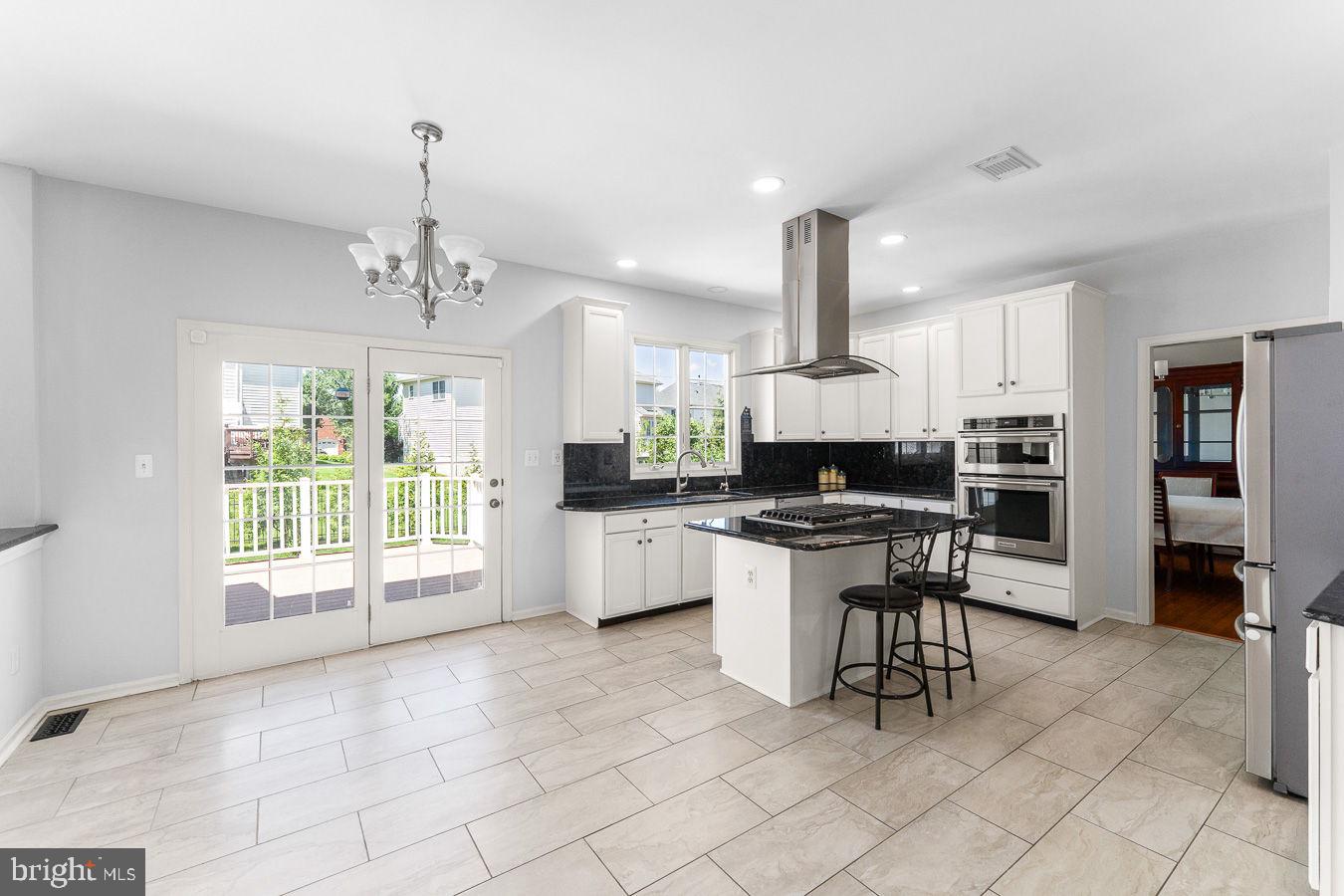LOUDOUN VALLEY ESTATES - Residential