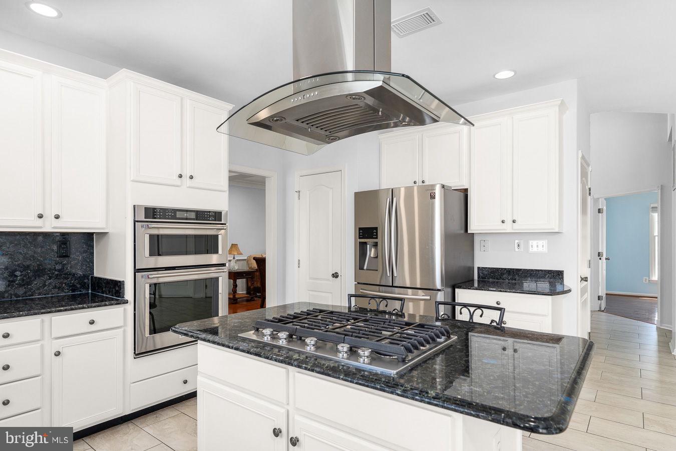 LOUDOUN VALLEY ESTATES - Residential
